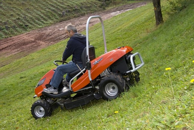 Sekání svahů - RETOS Praha s.r.o. foto 2