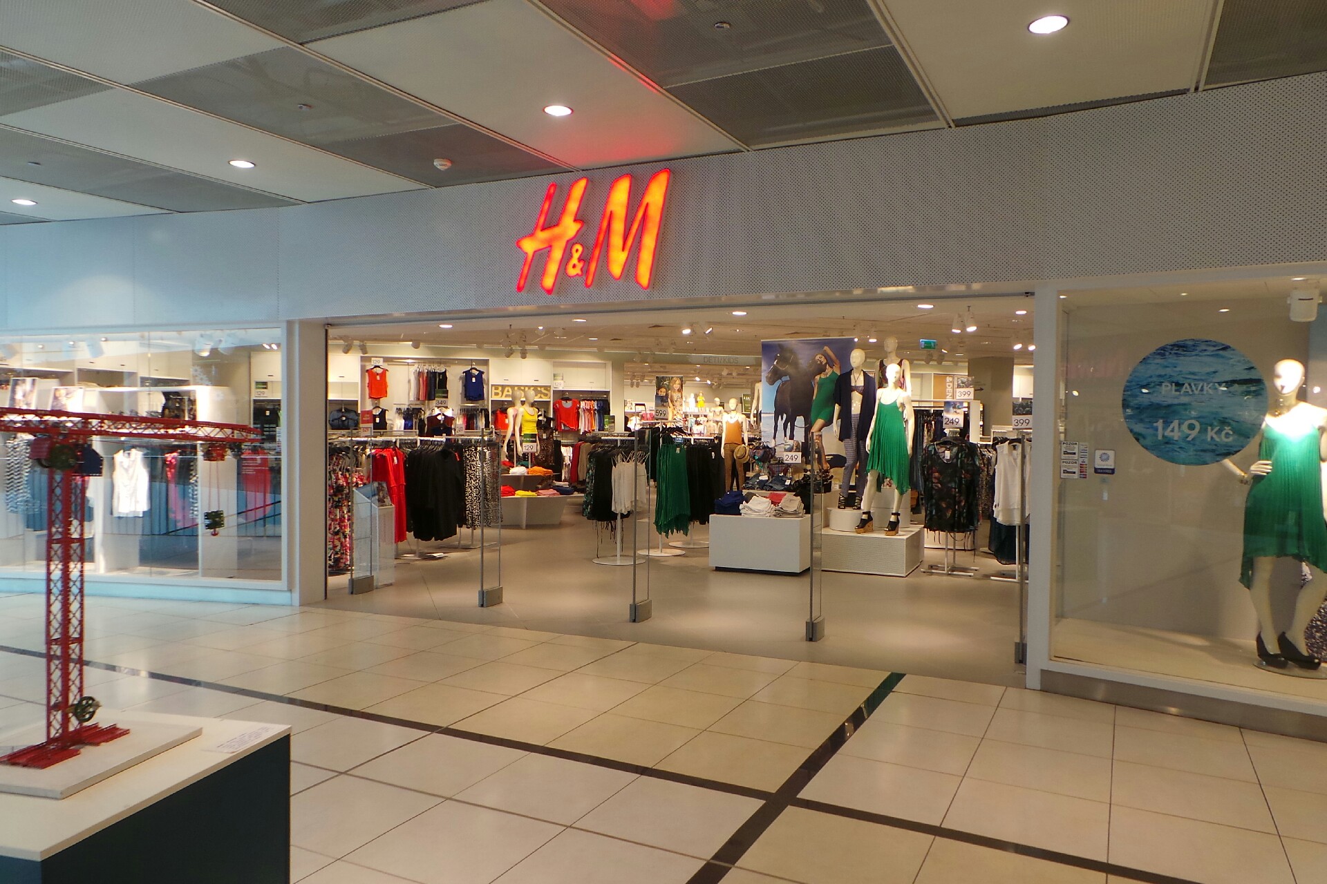 H & M