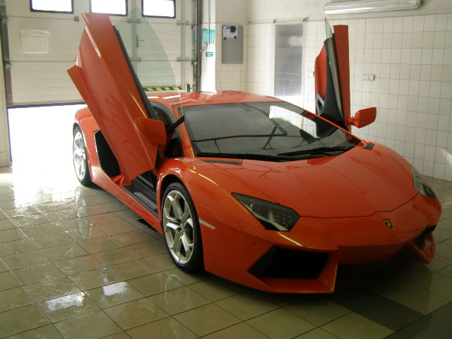 Ruční mytí aut Rudolfovská 13 foto 2