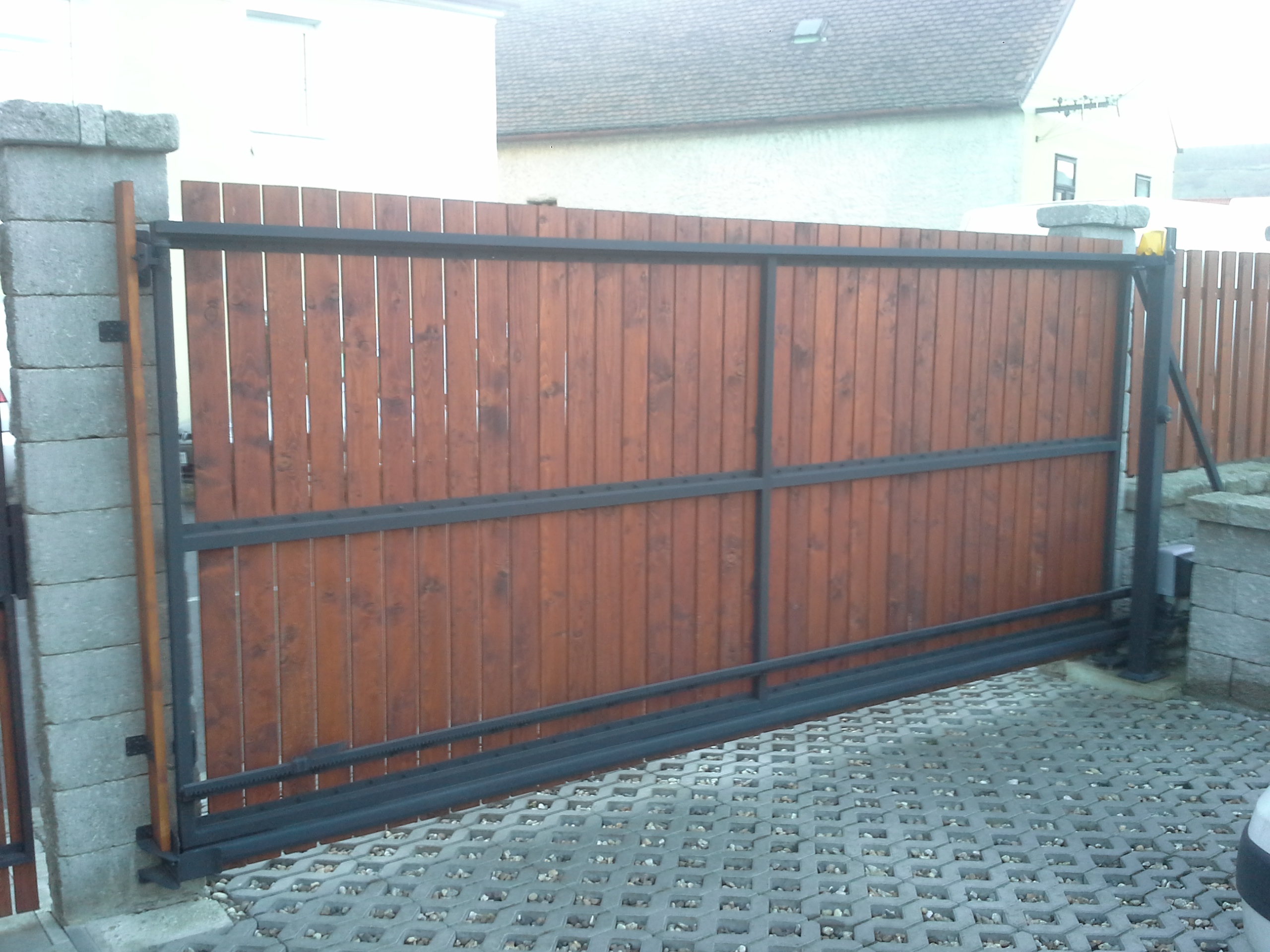 Jaroslav Drda   * vrata * brány * rolety * kovovýroba * foto 2