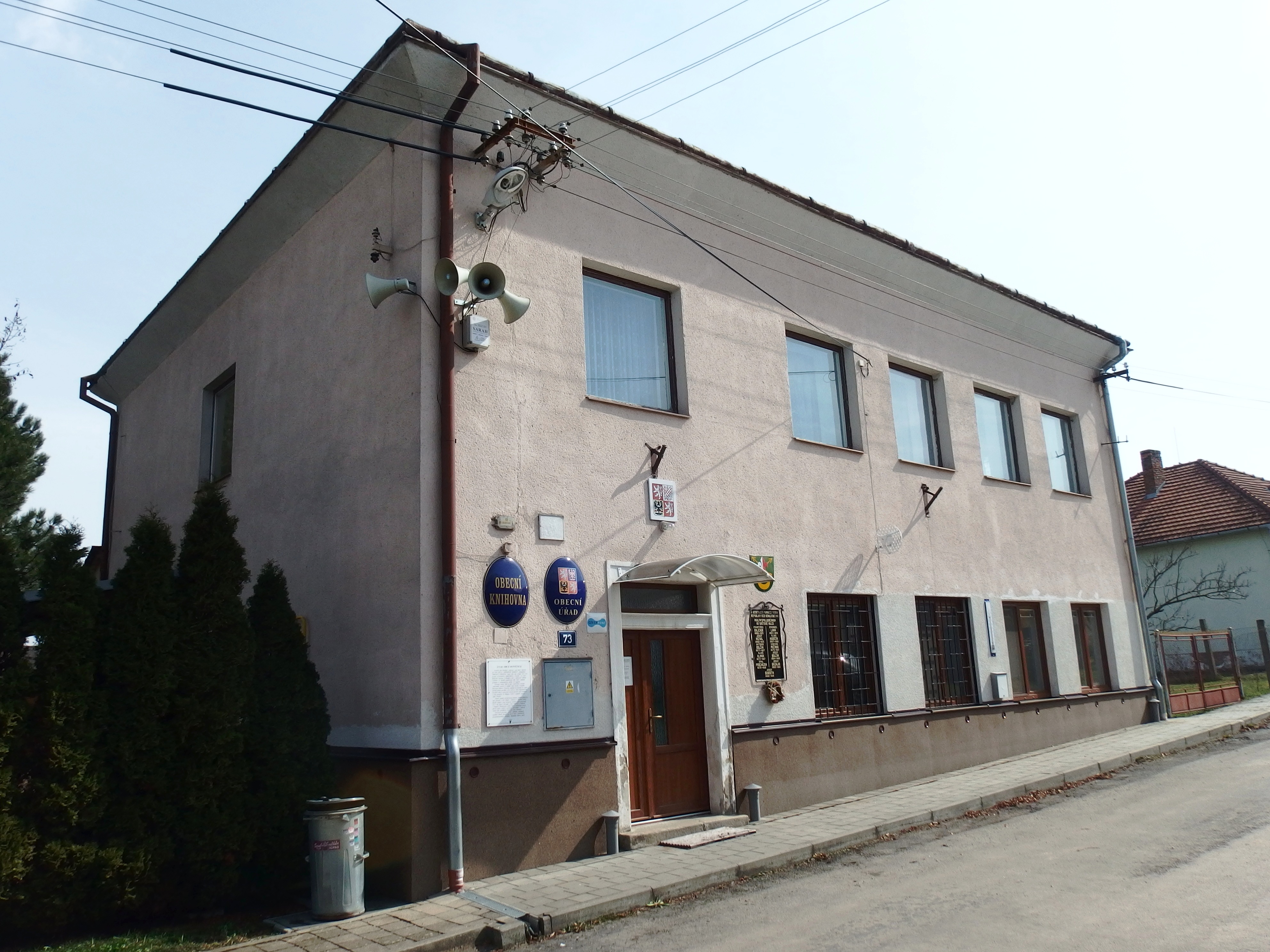 Honětice - obecní úřad foto 2