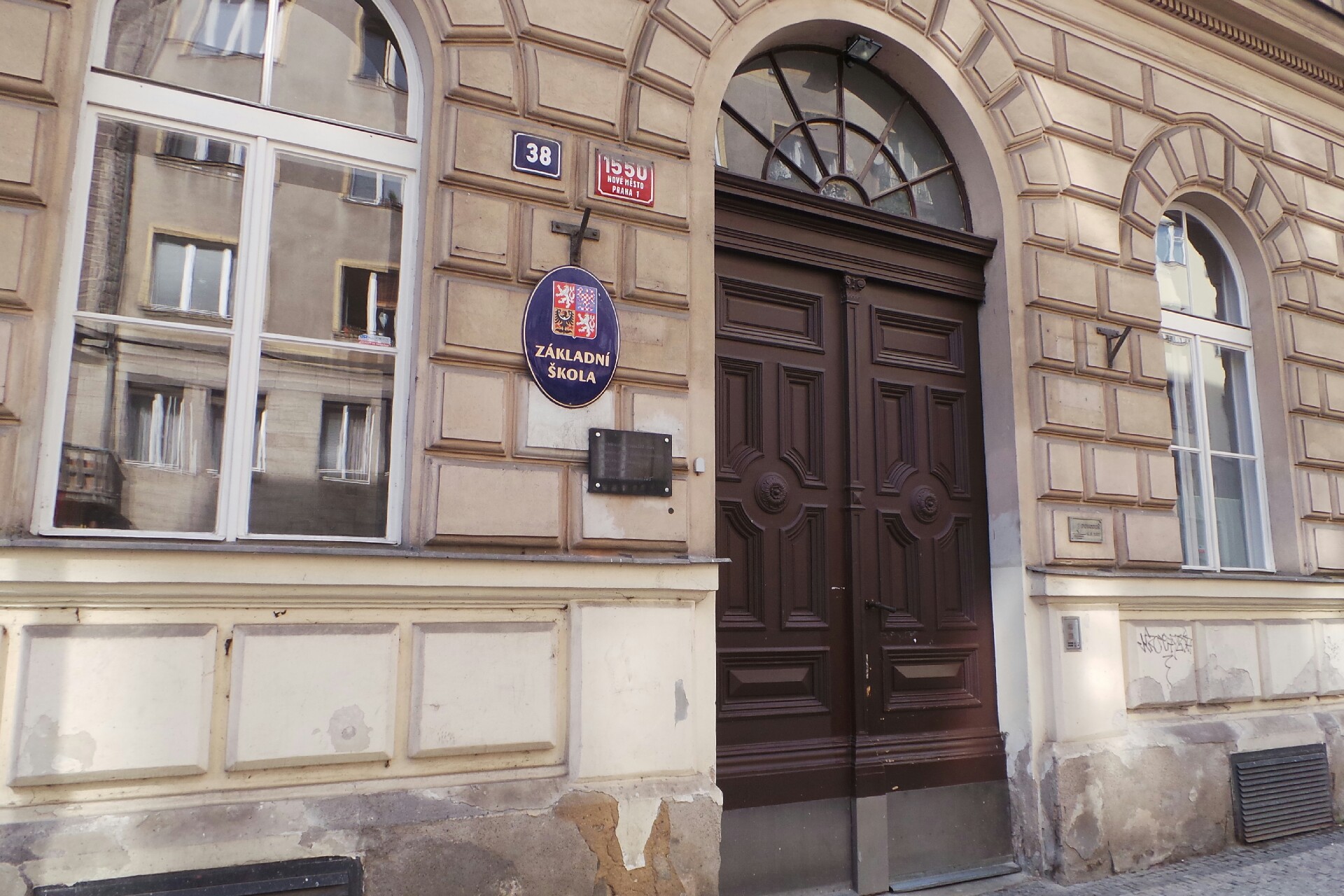 ZŠ J. Gutha-Jarkovského, Klimentská