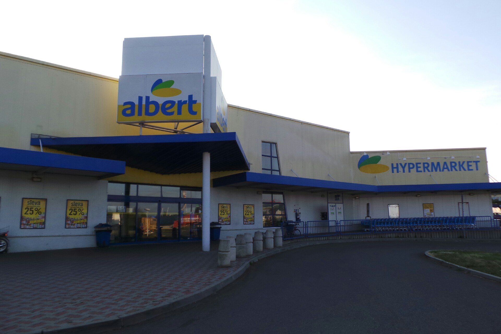 Albert Hypermarket
