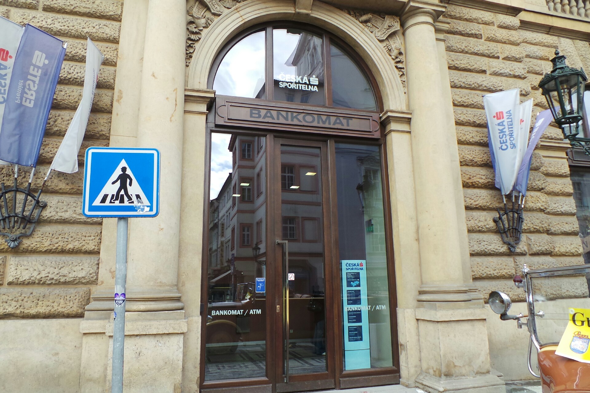 Bankomat České spořitelny foto 2