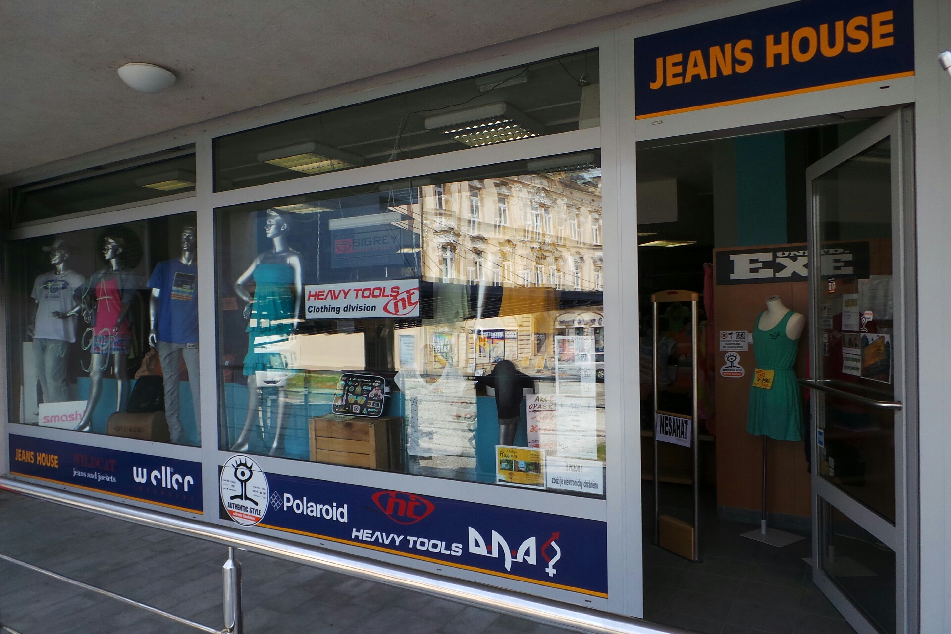 Jeans house