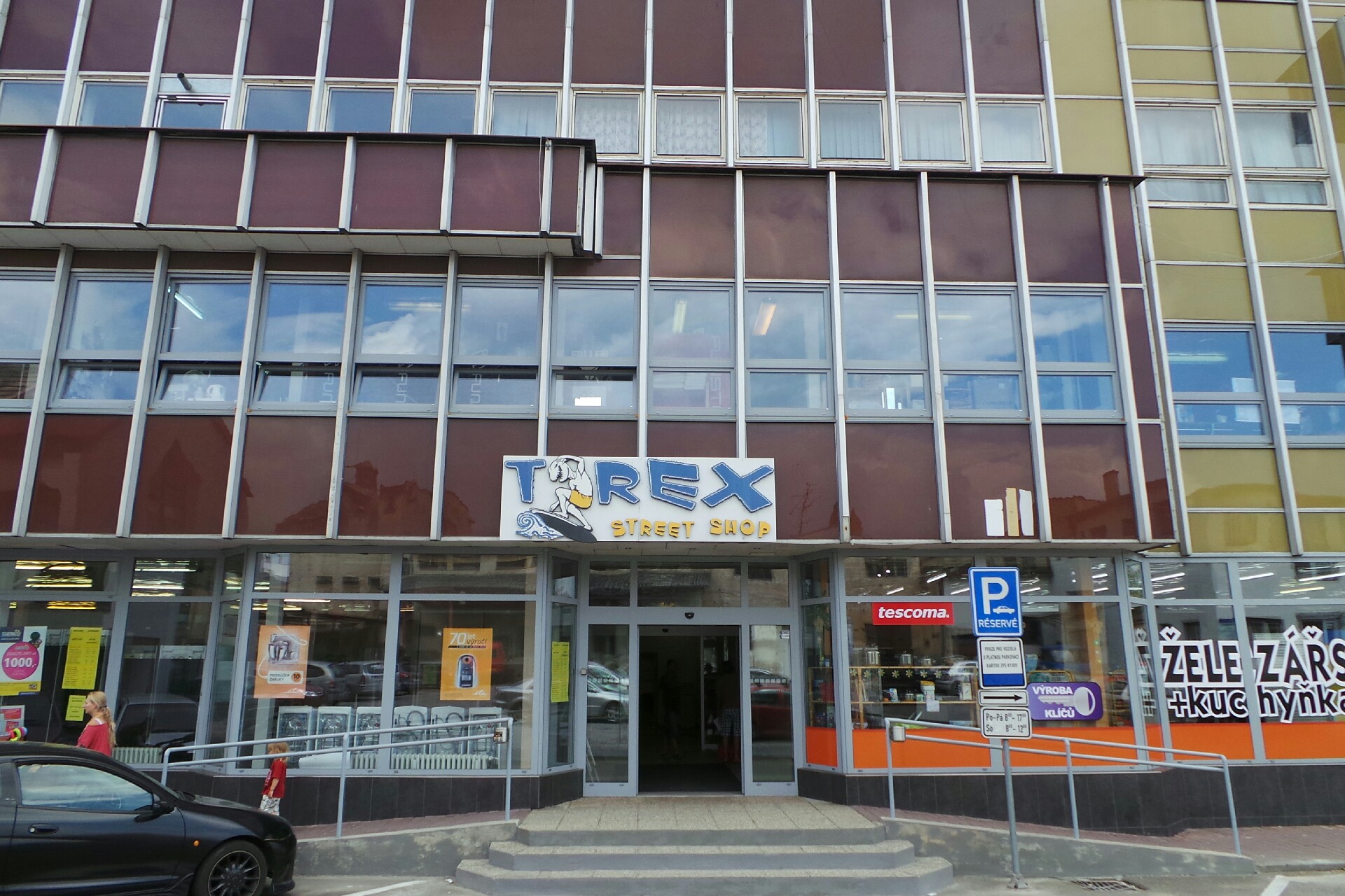 OMNIPORT, spol. s r.o.