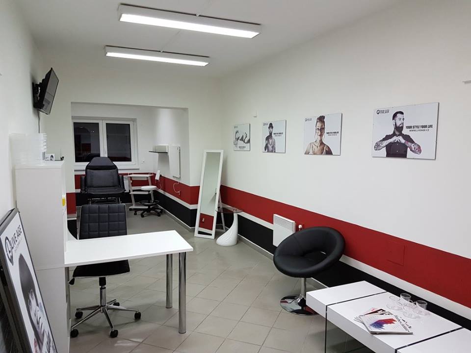 Tattoo LIVE AGE foto 3