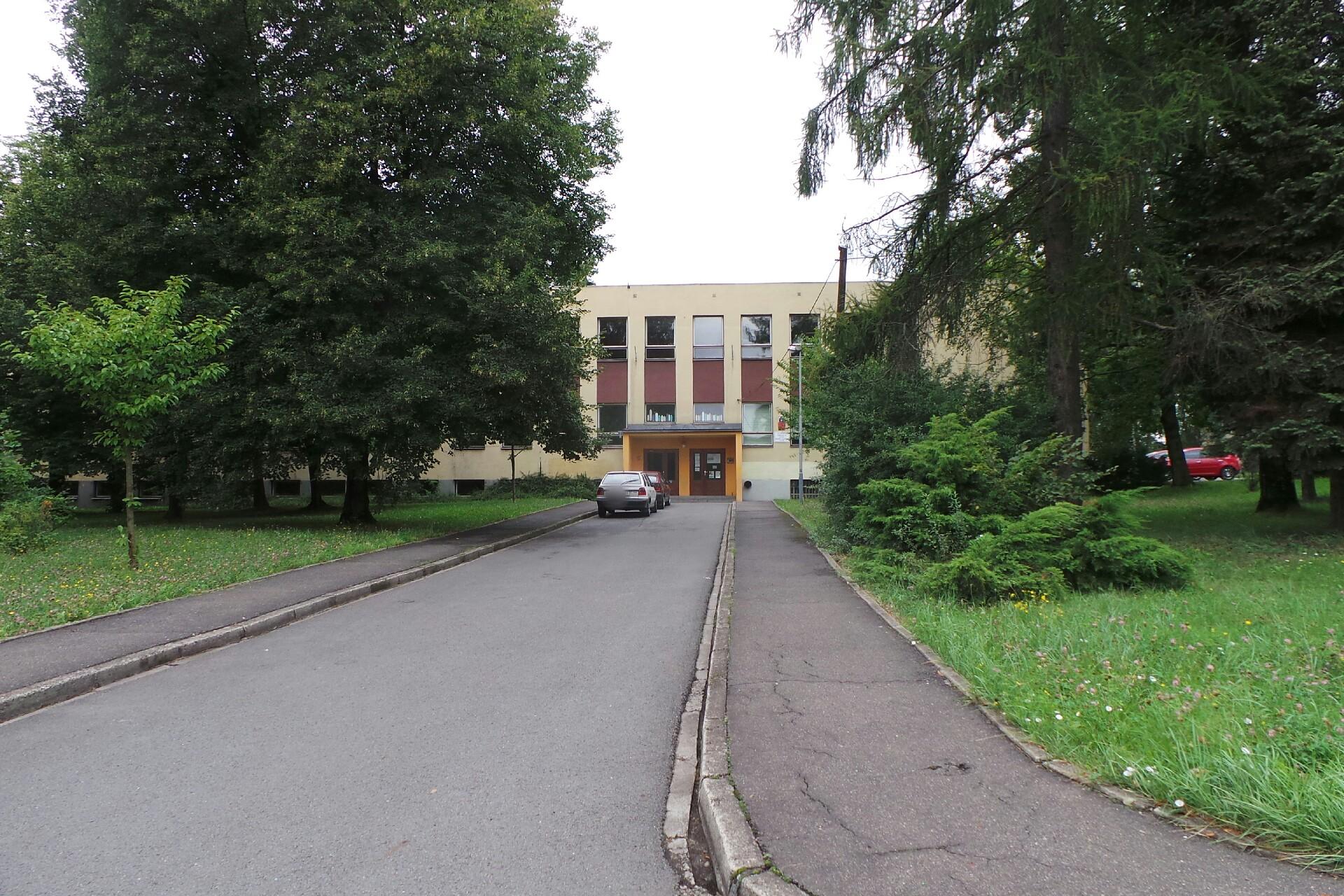 ZŠ Ostrava - Radvanice, Trnkovecká