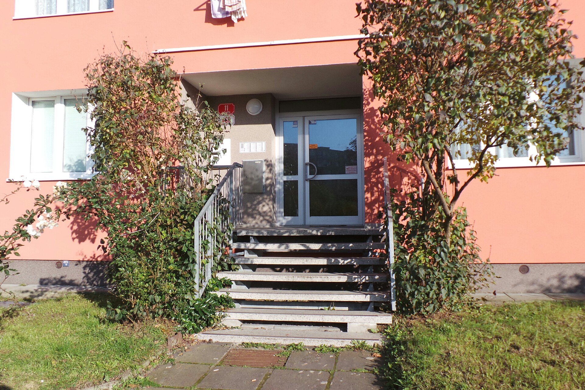 LUSWER-WEST, družstvo