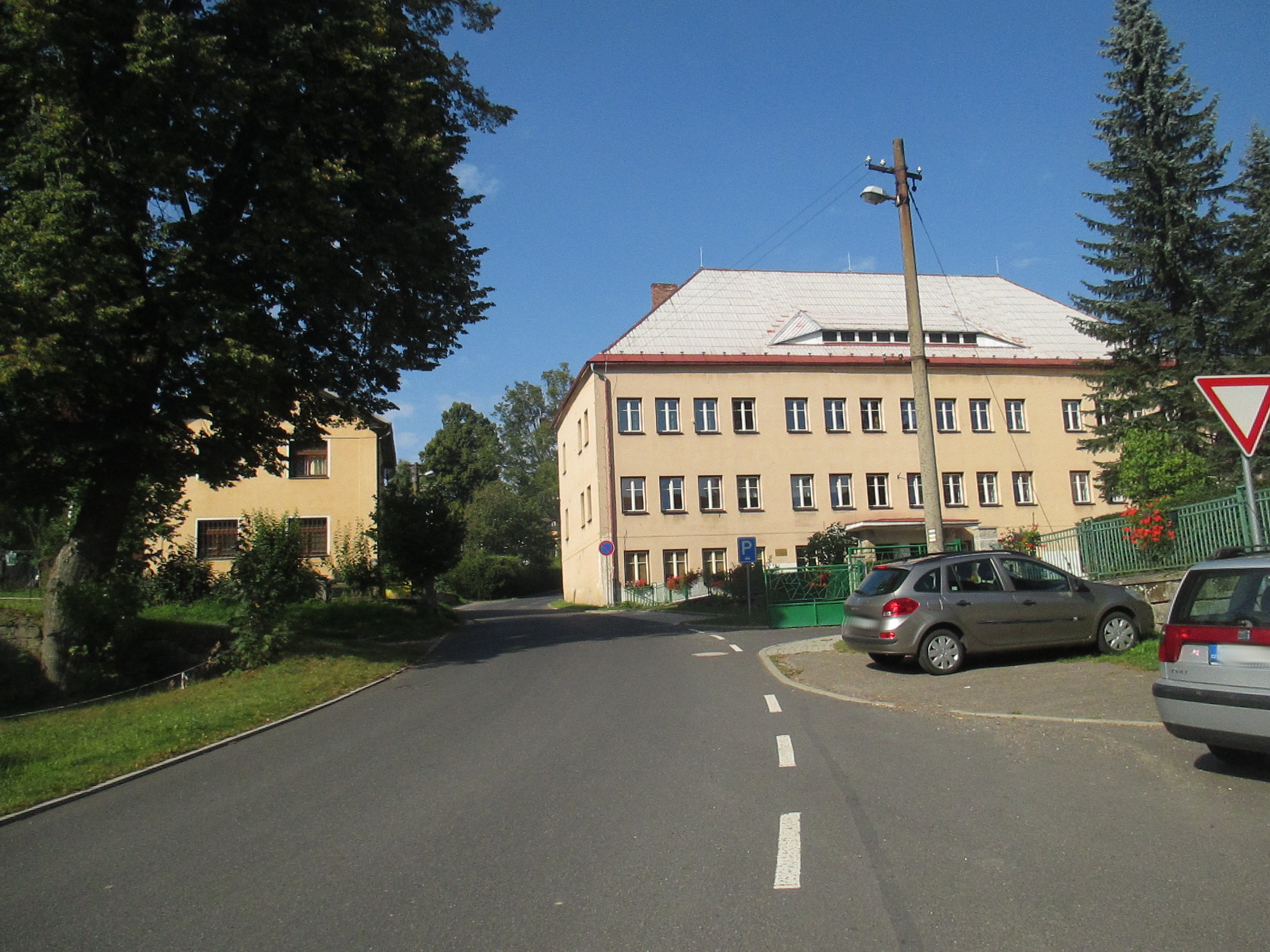 Dětský domov, Základní škola a Mateřská škola, Krompach 47