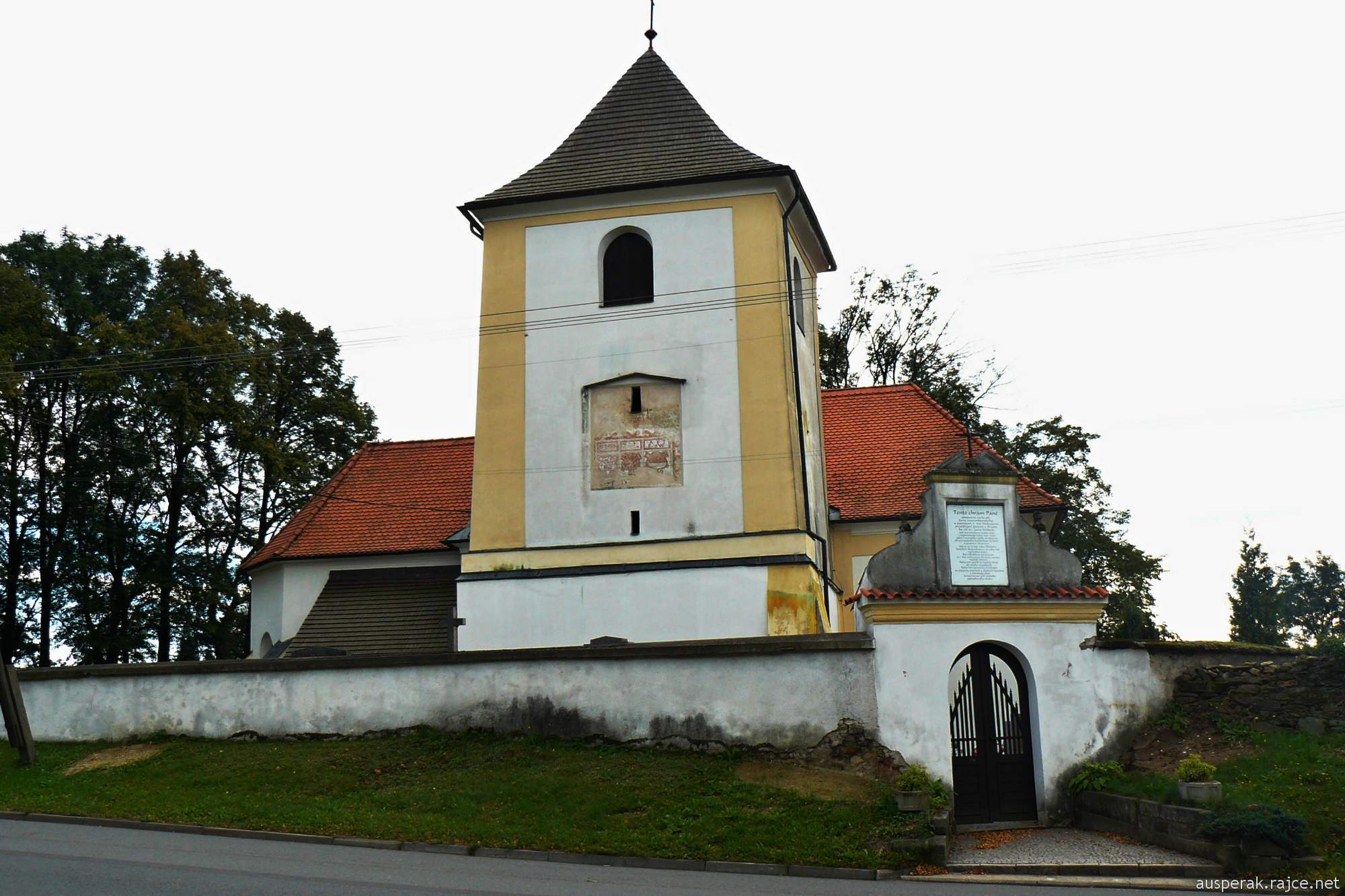 Perálec - obecní úřad foto 2