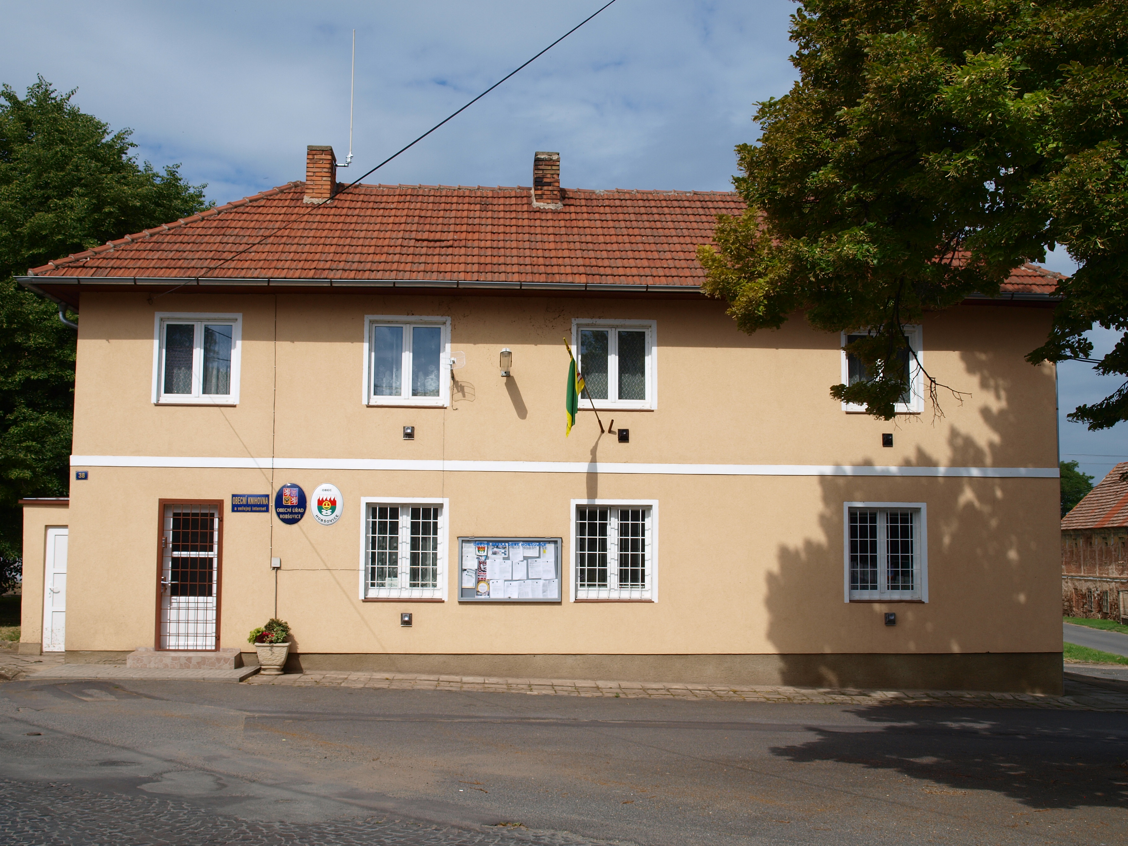 Hobšovice - obecní úřad foto 2