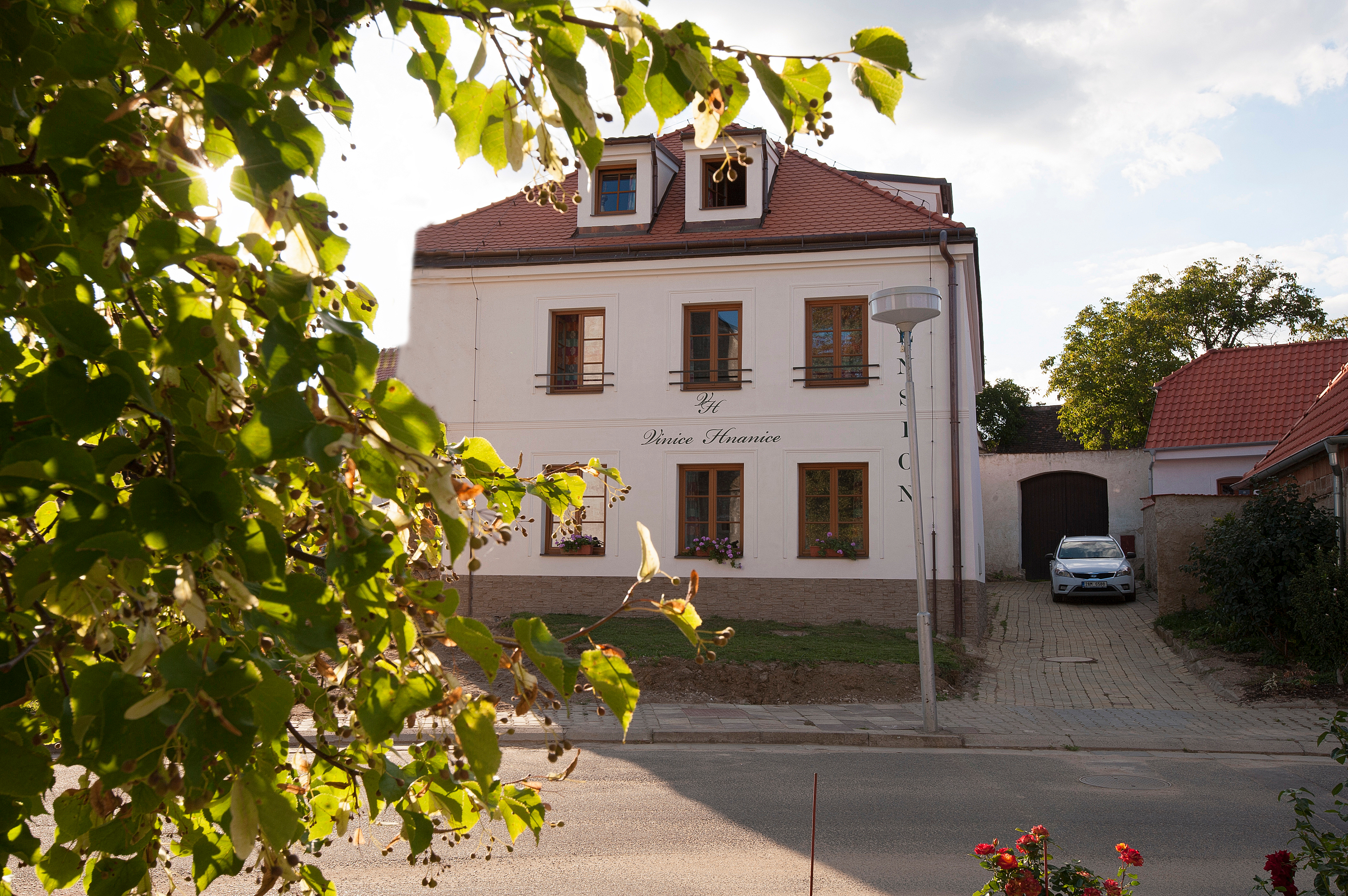 Penzion VINICE - HNANICE