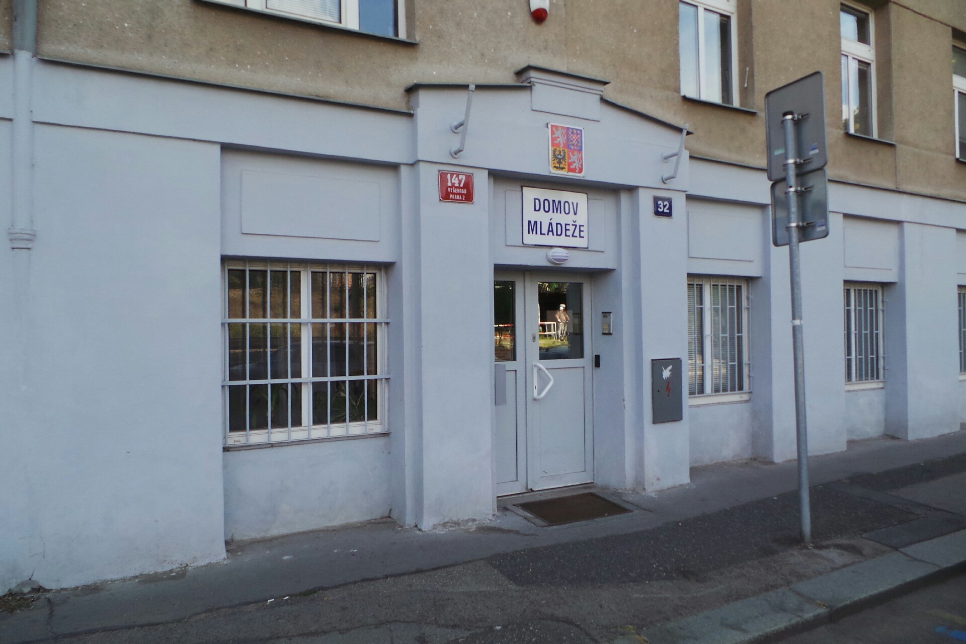 Domov mládeže a školní jídelna, Praha 2, Neklanova 32