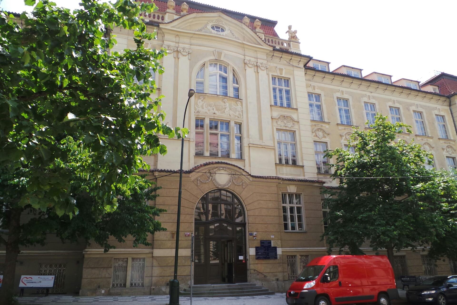 Katedra demografie a geodemografie Přírodovědecké fakulty - Univerzita Karlova