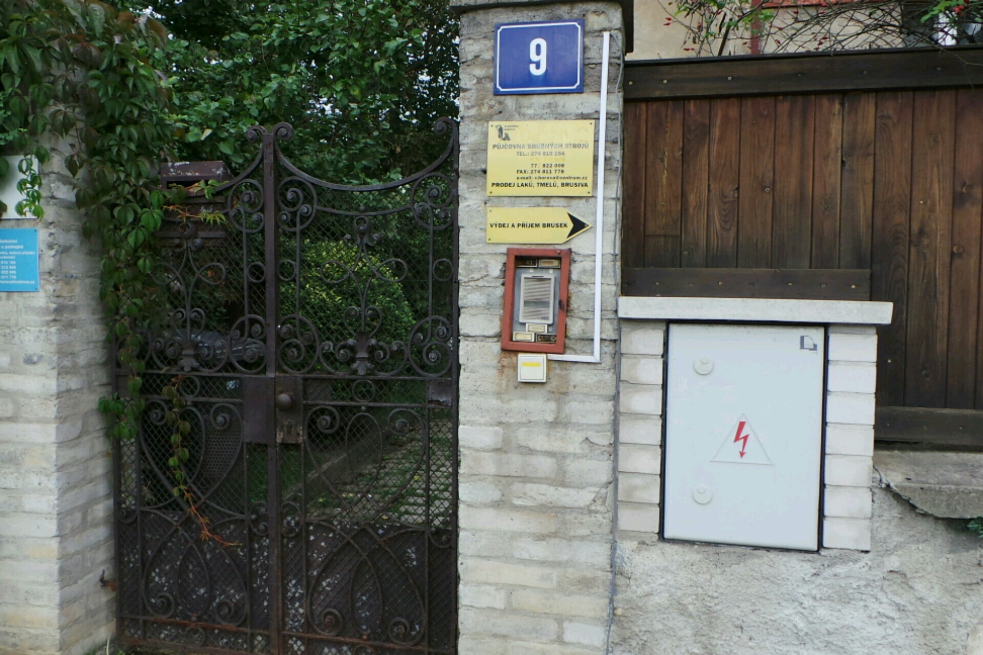 Vladimíra Horová - barvy, laky