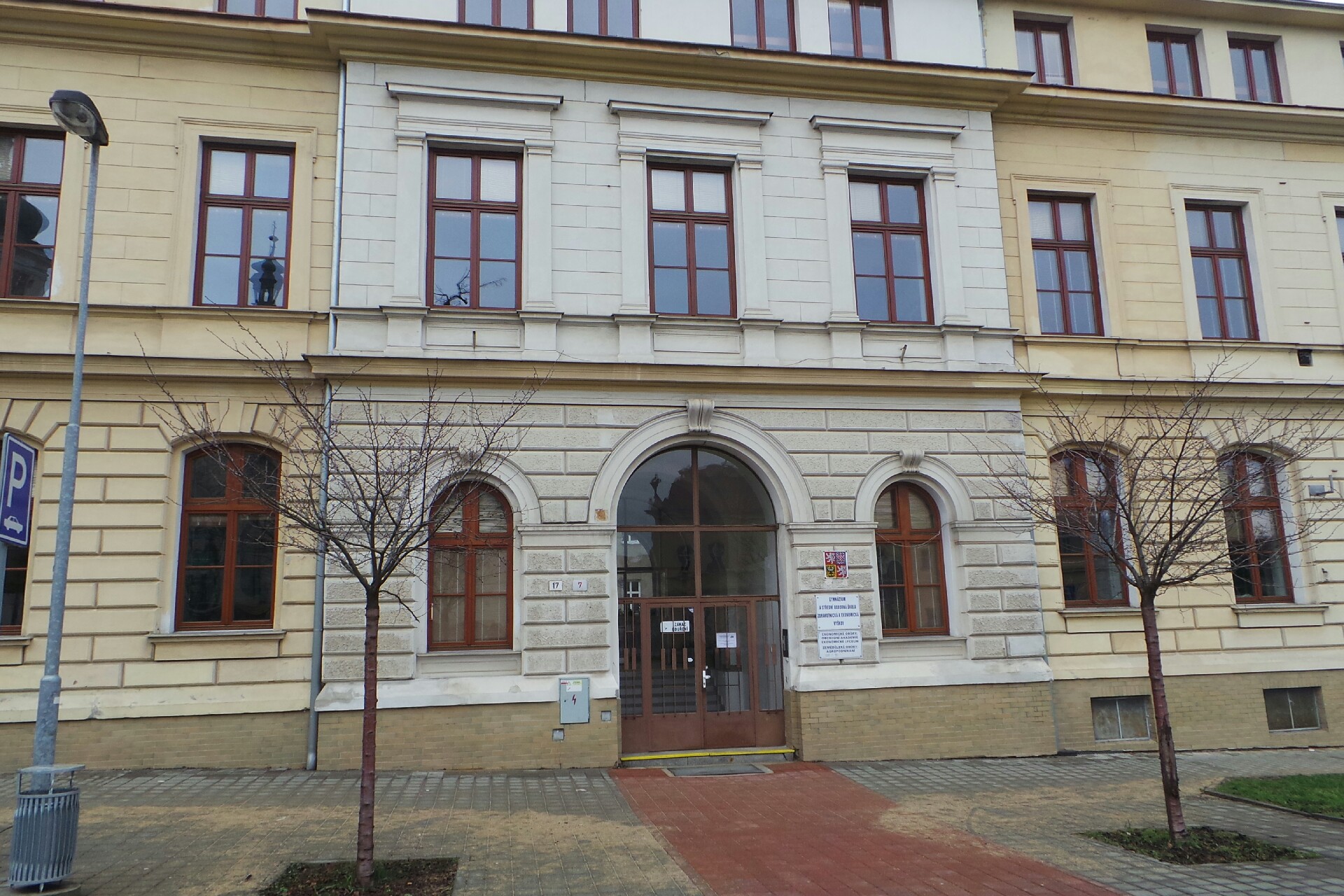 Střední odborná škola ekonomická Vyškov, Komenského