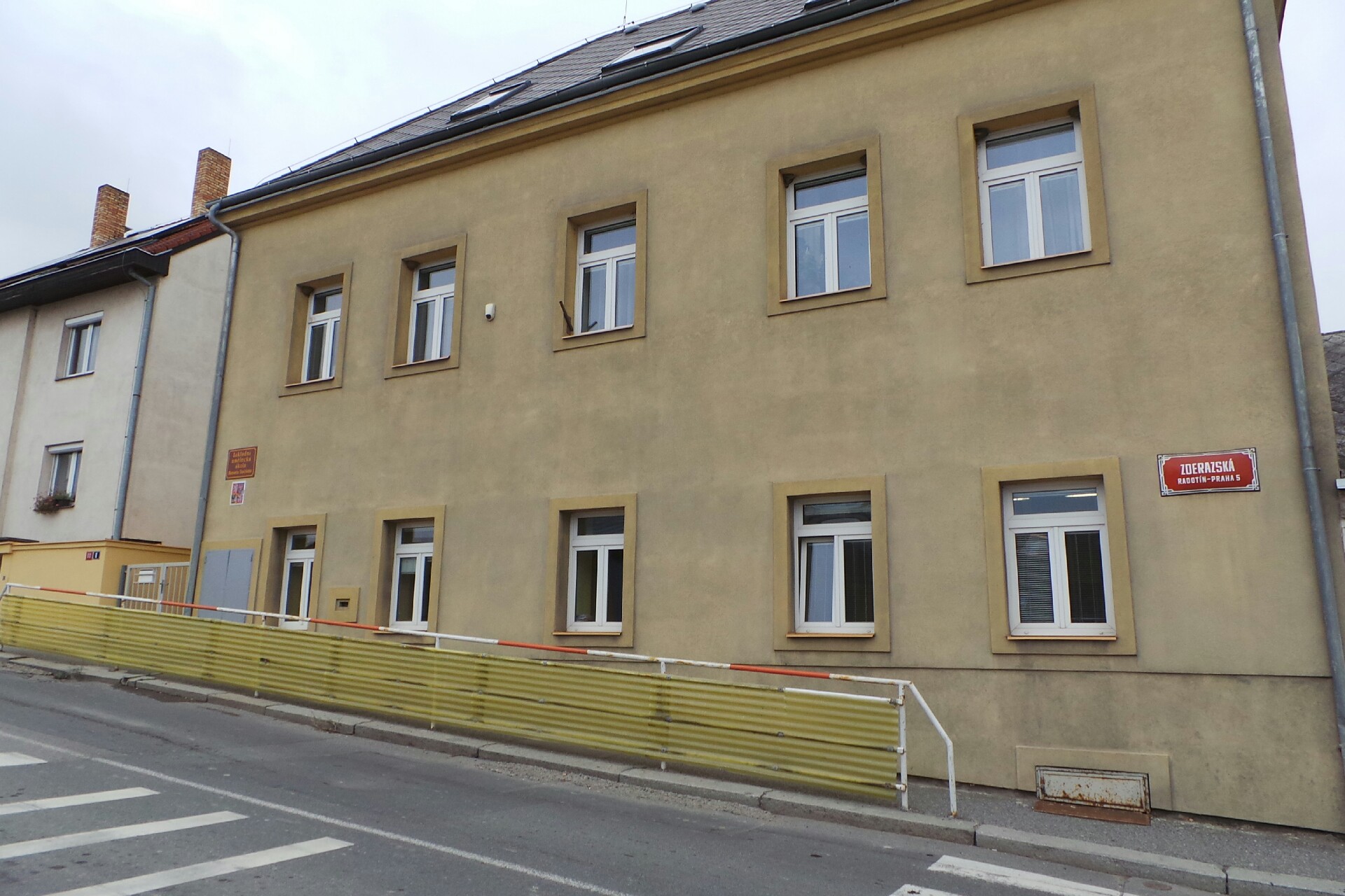 ZUŠ Klementa Slavického, Praha 5, Zderazská