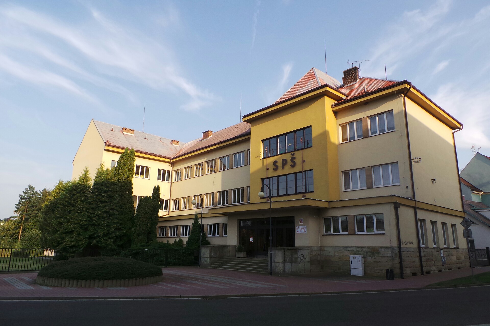 Vyšší odborná škola, Jičín, Pod Koželuhy 100