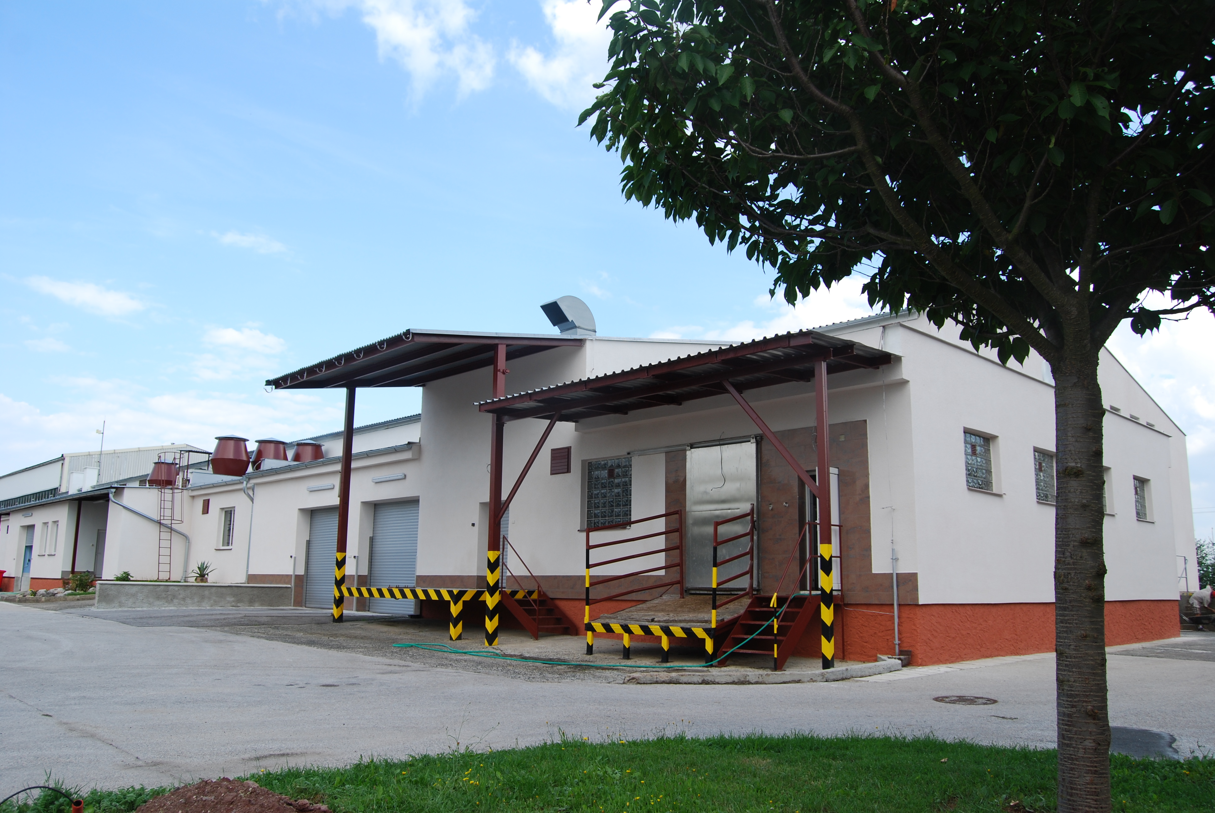 UZENINY BETA - výrobní závod