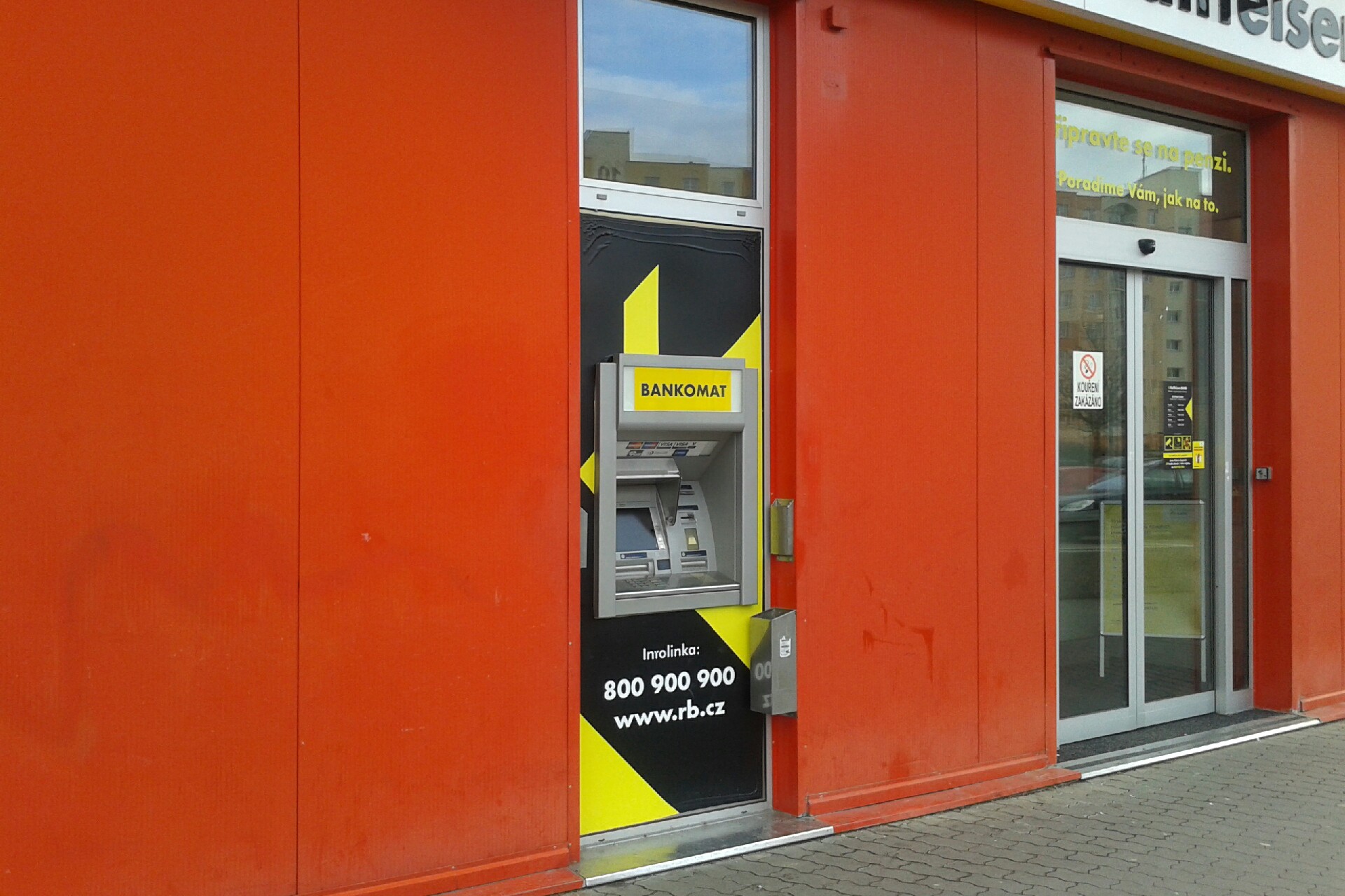 Raiffeisenbank - bankomat