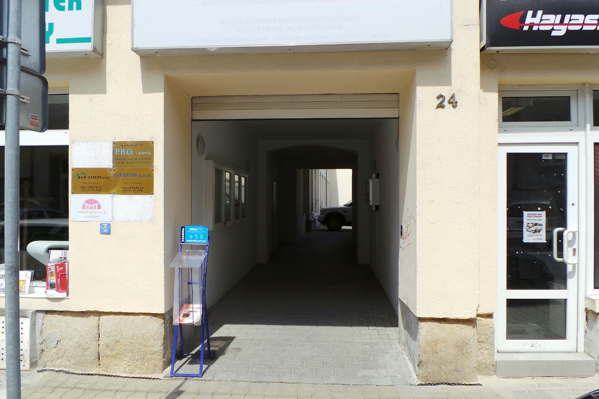 W & W STAVBY, s.r.o.