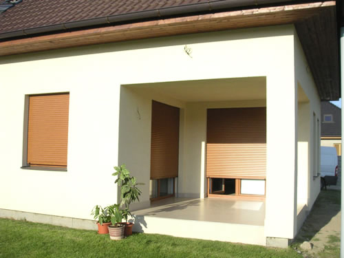 GARONA - garážová vrata, vjezdové brány, předokenní rolety foto 2