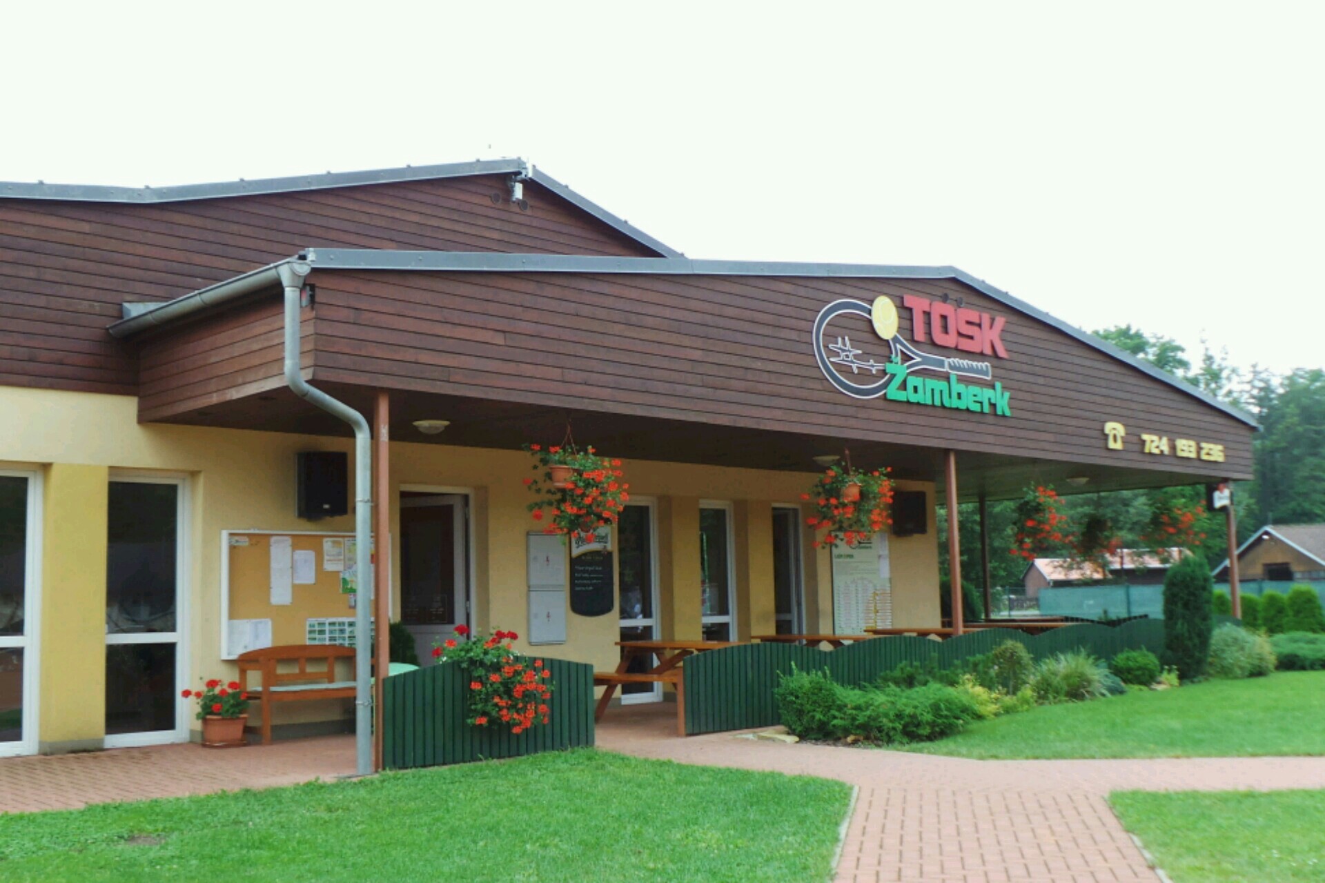 Pronájem dvorců, reklamních ploch - TOSK Žamberk