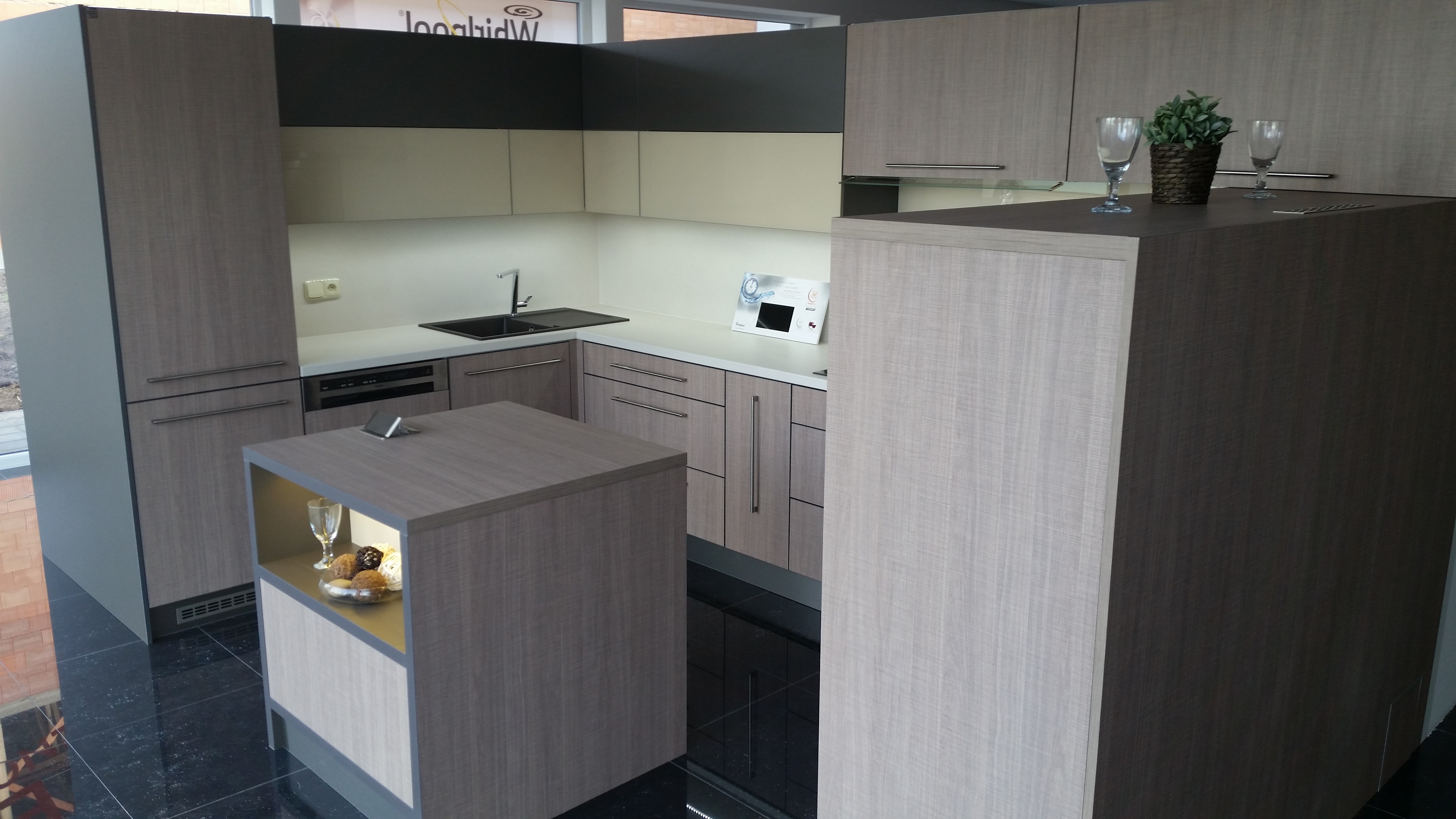 Čížek - kuchyně & skříně na míru foto 4