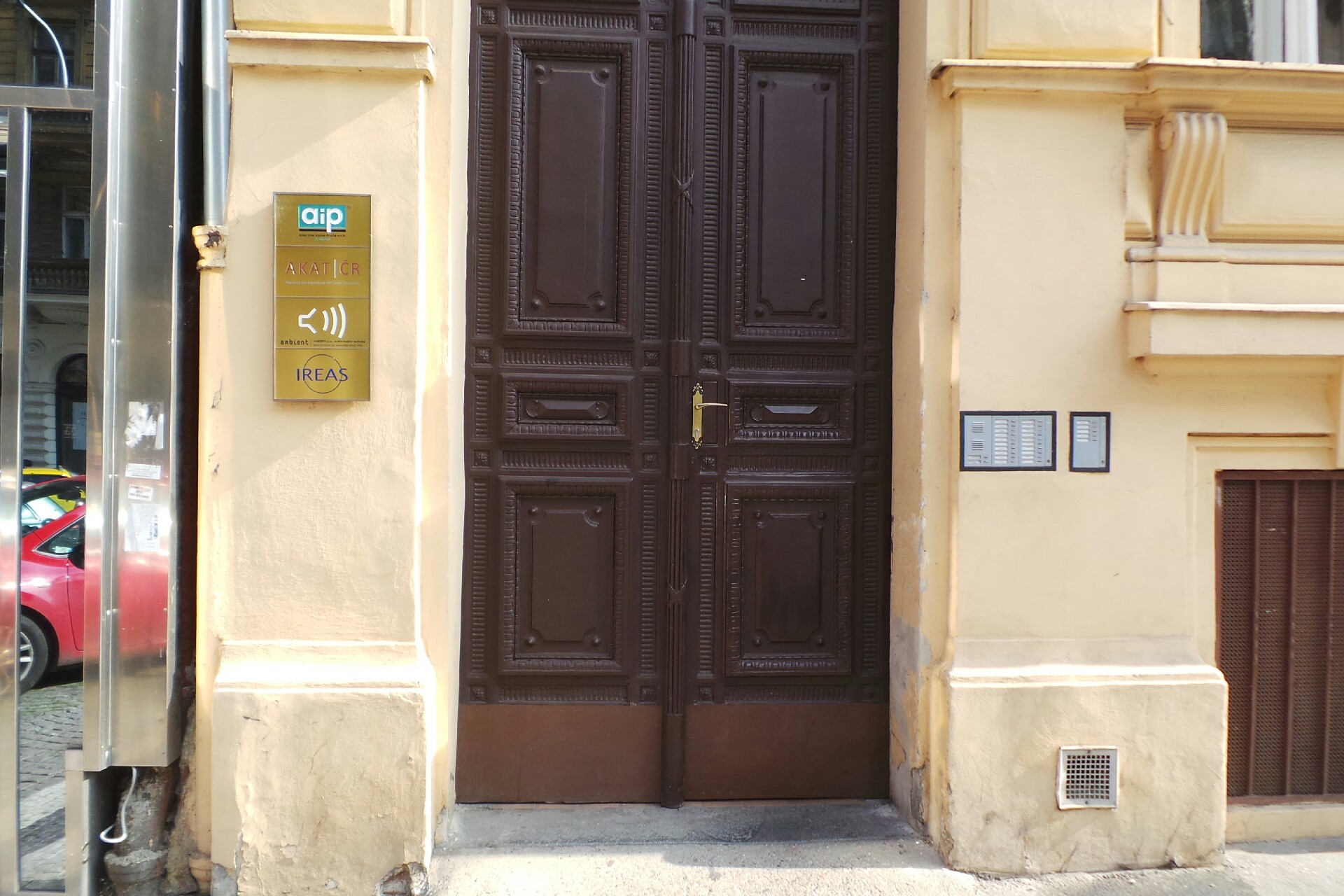 IREAS, Institut pro strukturální politiku, o.p.s.