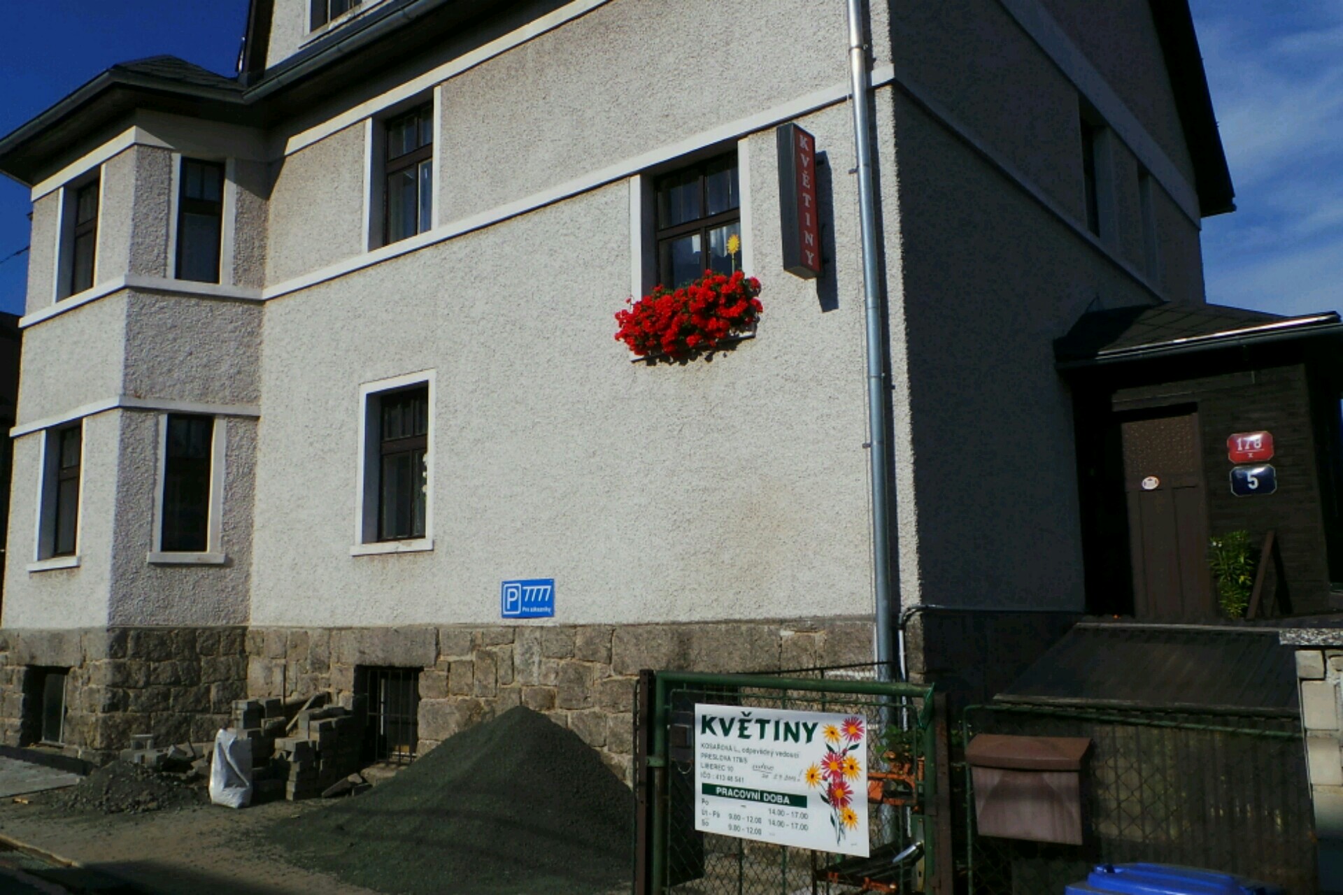 KVĚTINY - Libuše Kosařová