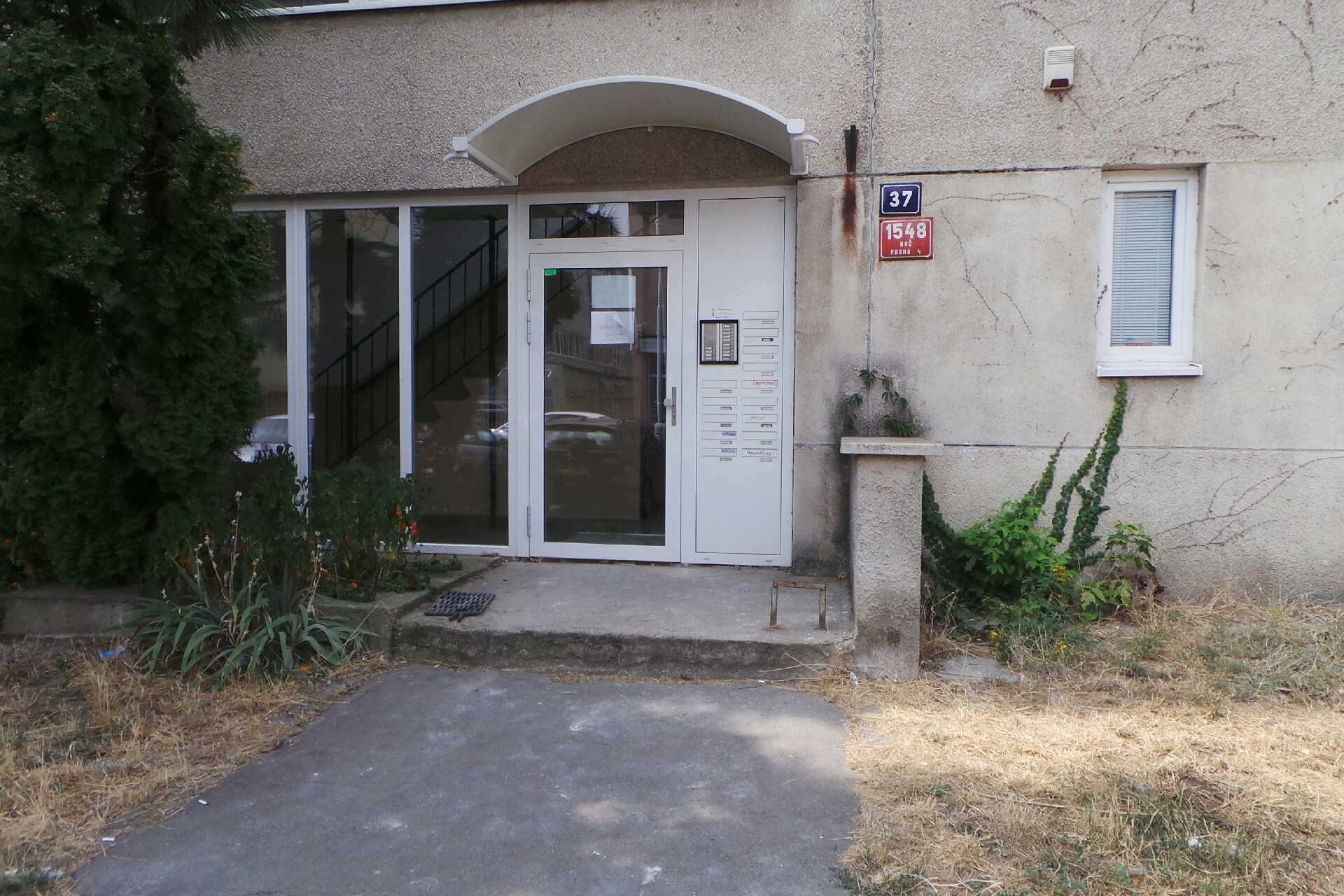 Giggle - zahradnické práce