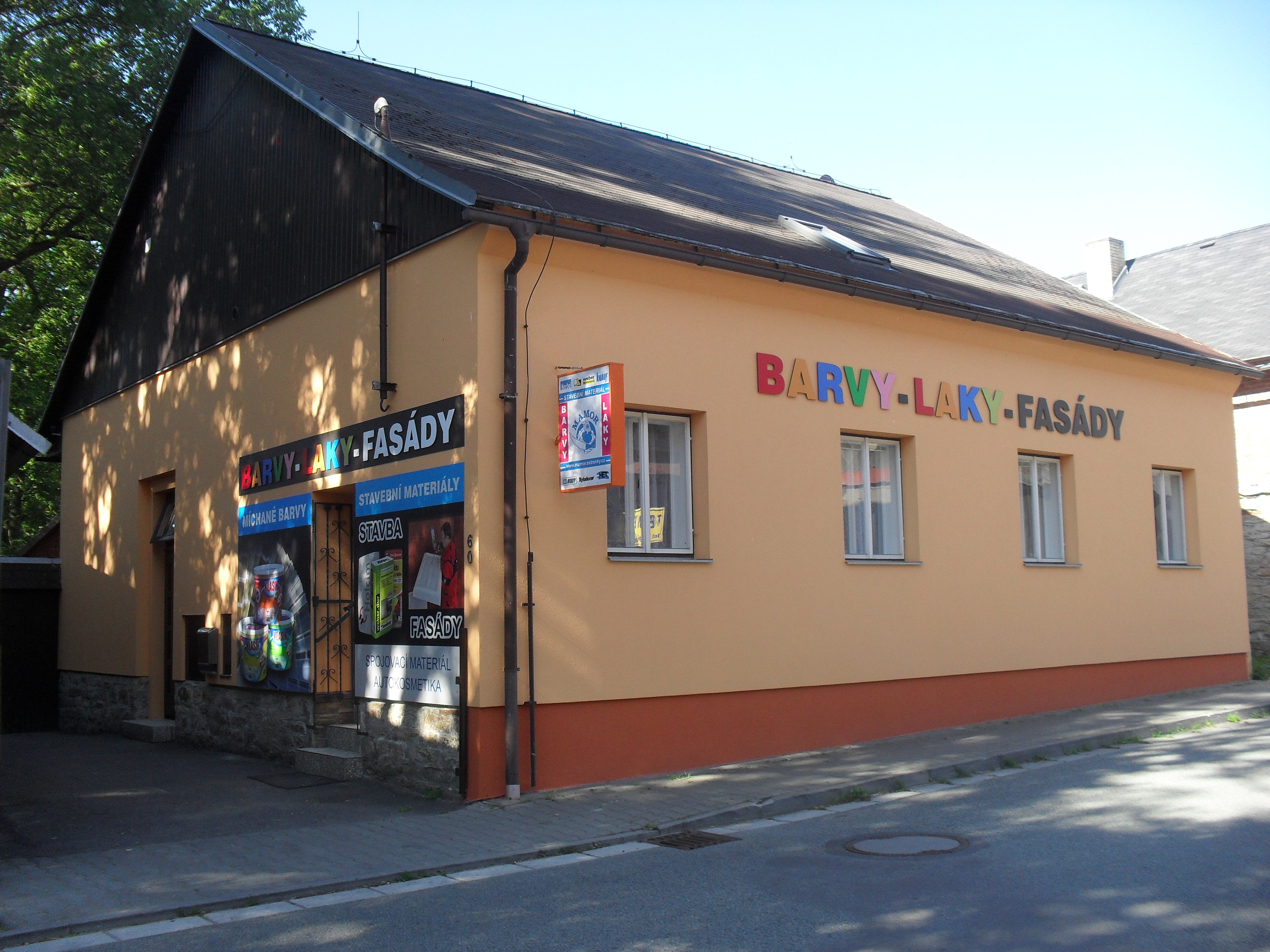 BARVY-LAKY-FASÁDY-MAMOR