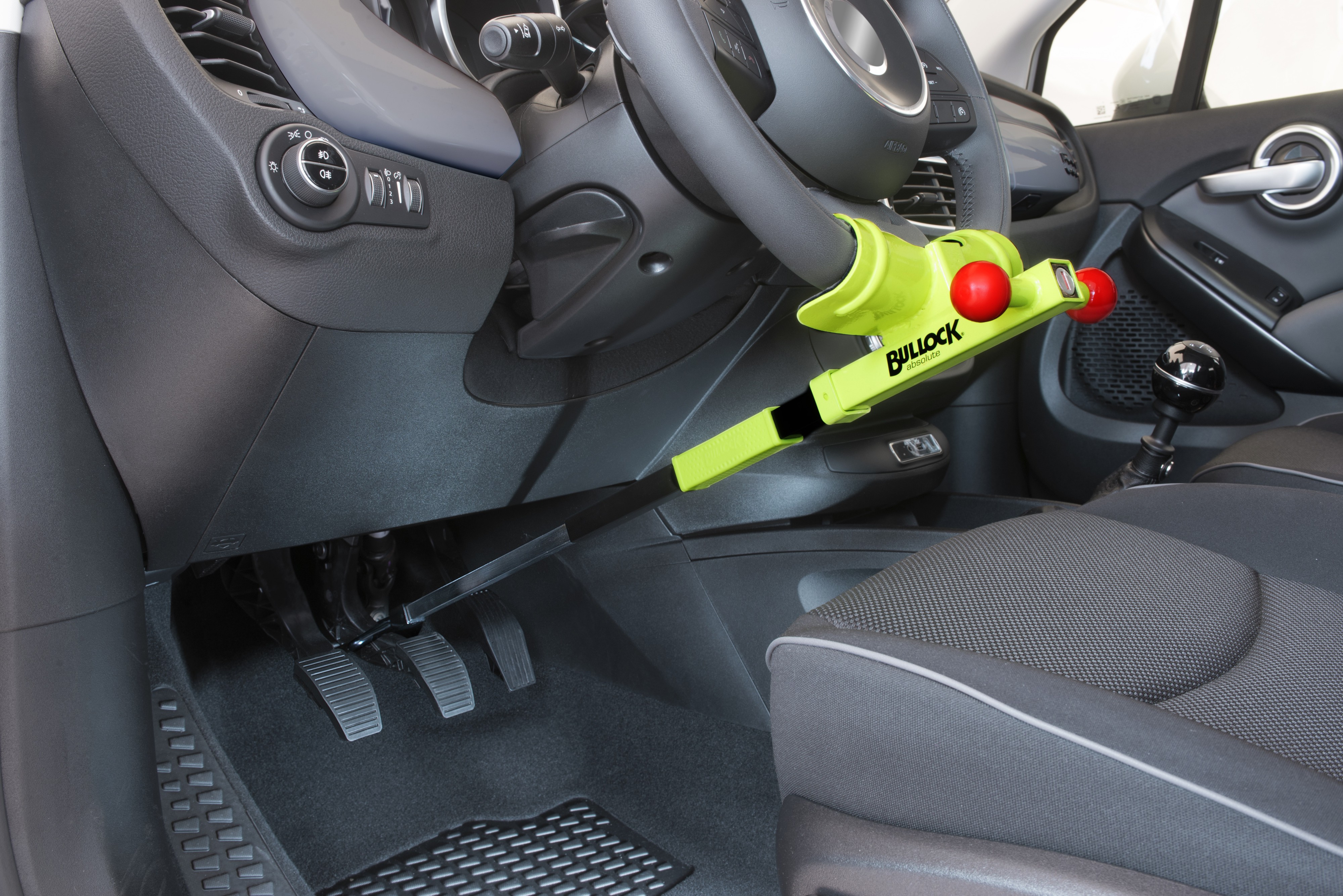 BULLOCK  -  Filip Kyrš foto 2