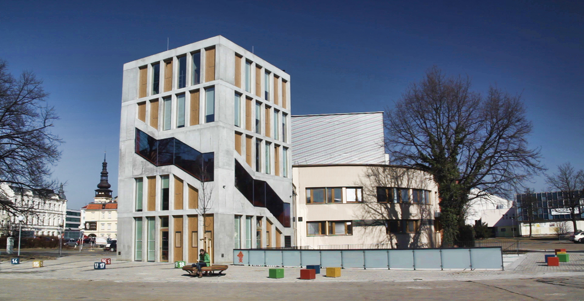 DIVADLO LOUTEK OSTRAVA foto 3