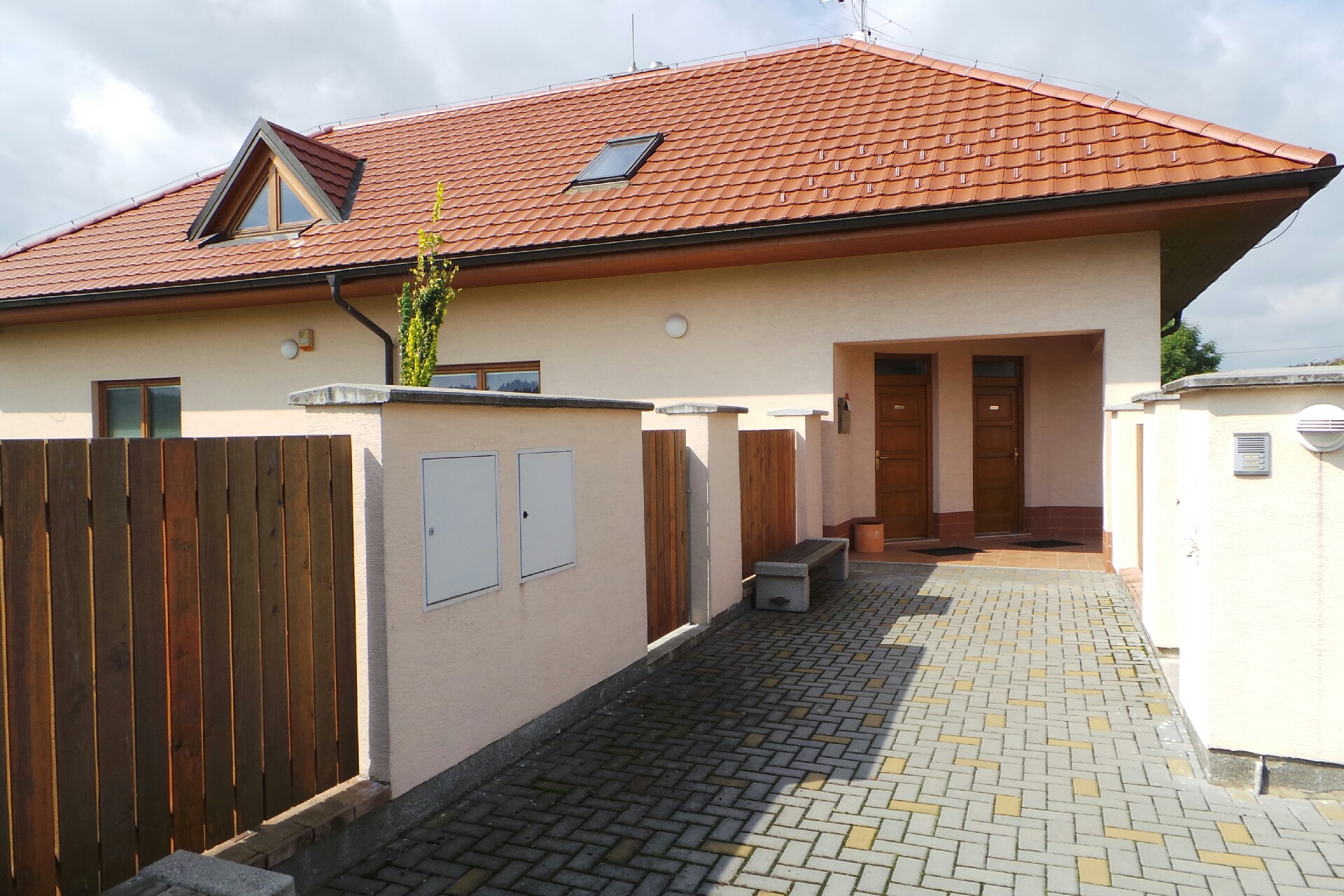 MUDr. Jindra Zarivná