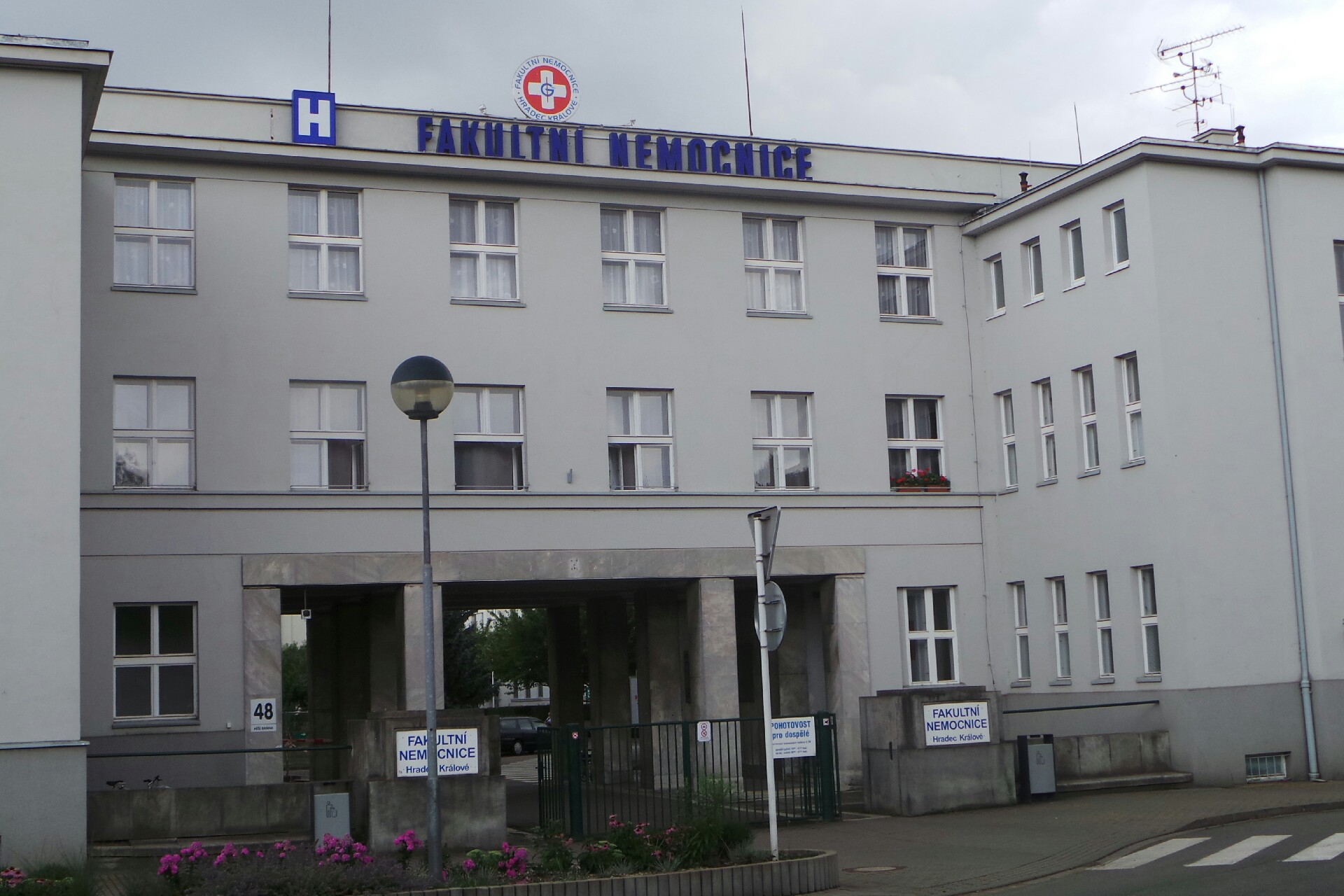 Stomatologická klinika - Fakultní nemocnice Hradec Králové