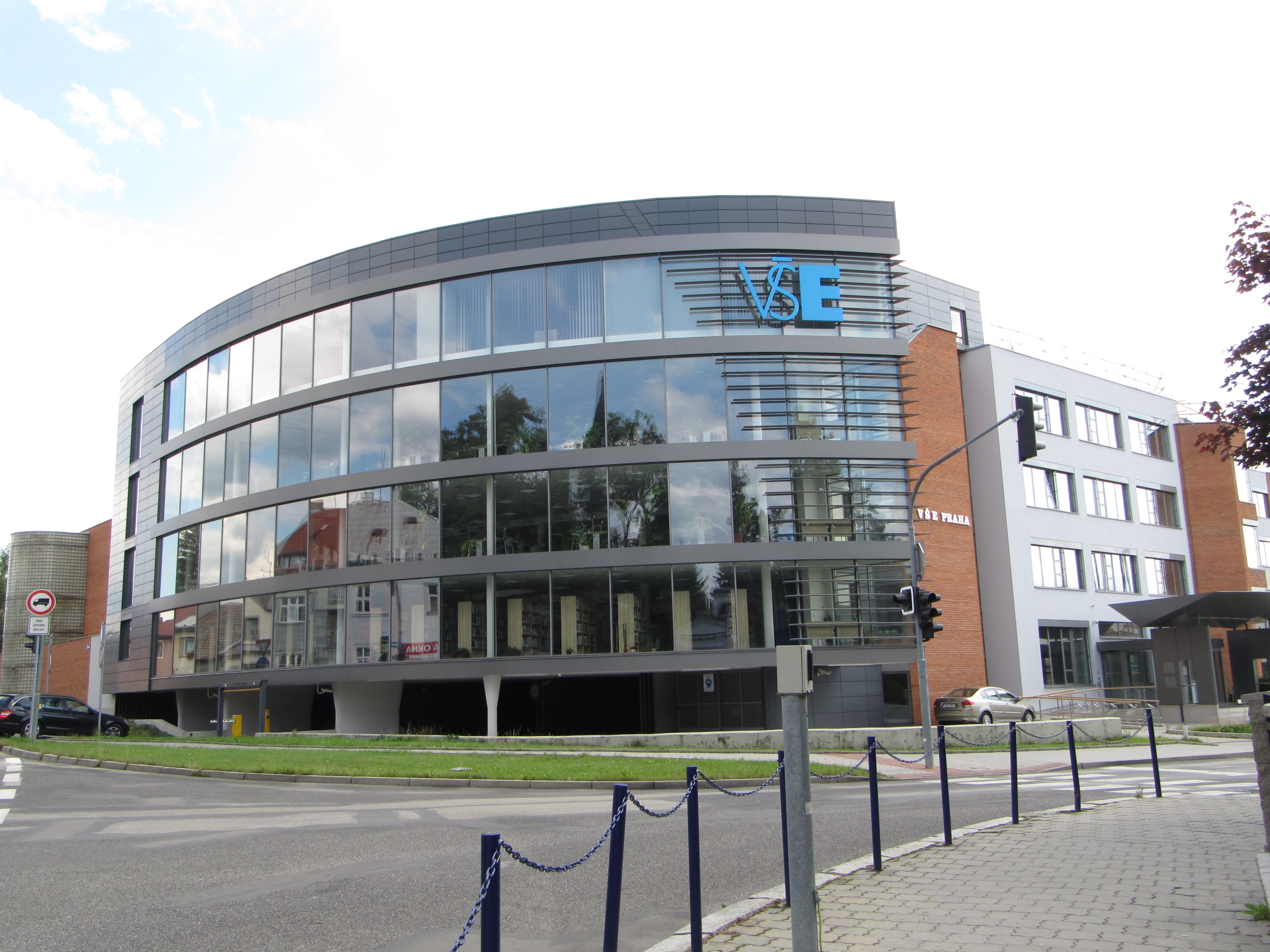 Fakulta managementu VŠE foto 3