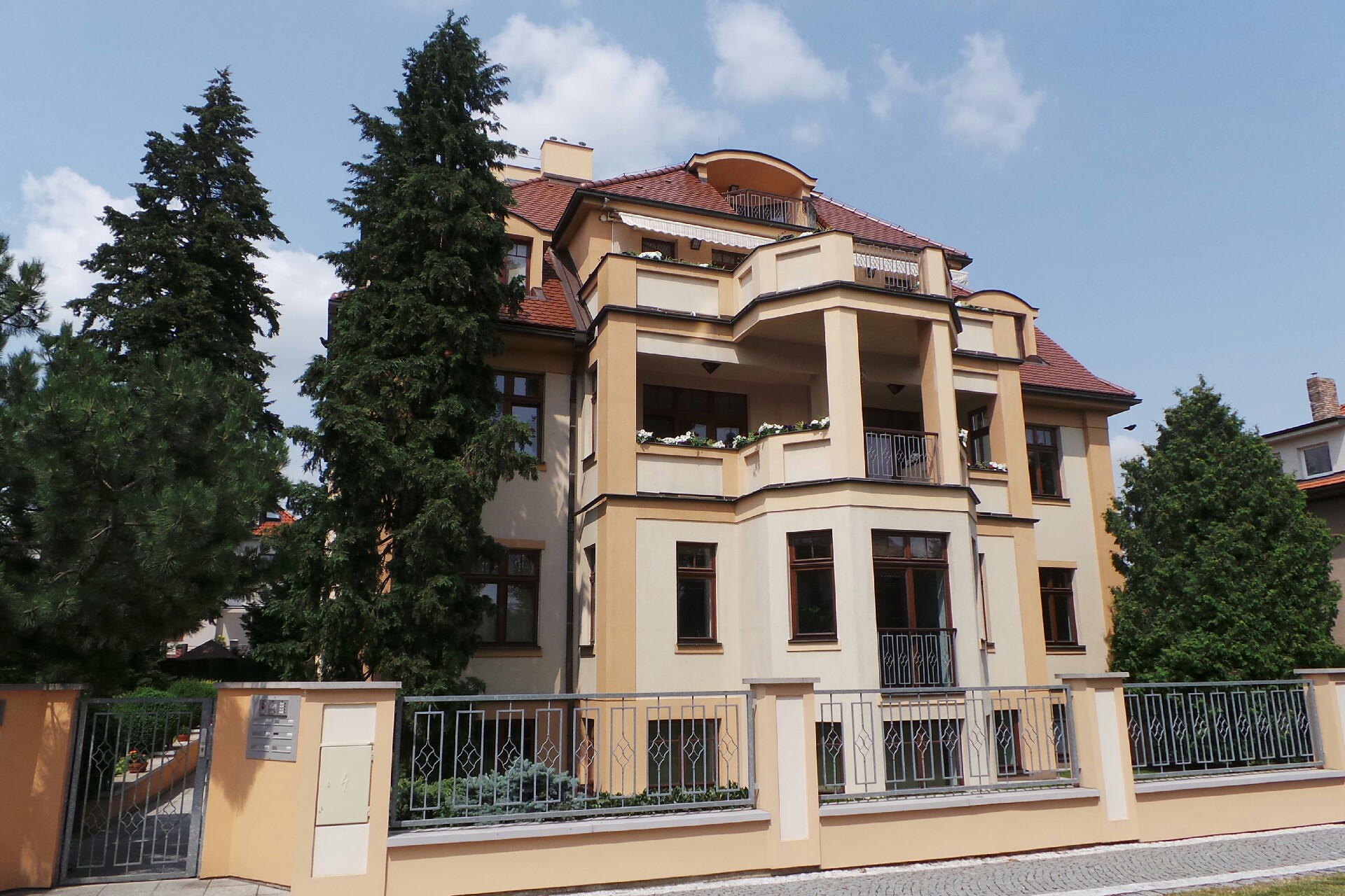 JUDr. Ing. Petr Šrámek, advokát