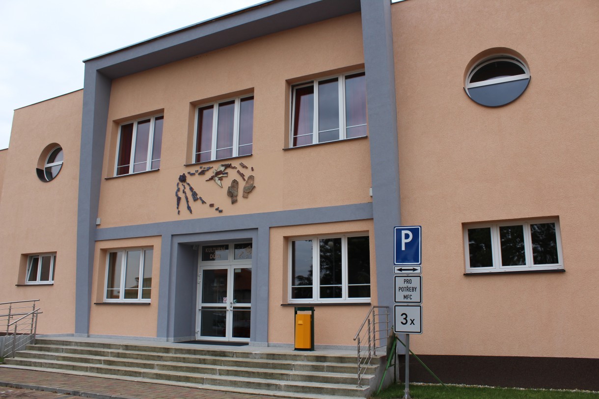 Kulturní dům a Multifunkční centrum Březová foto 3