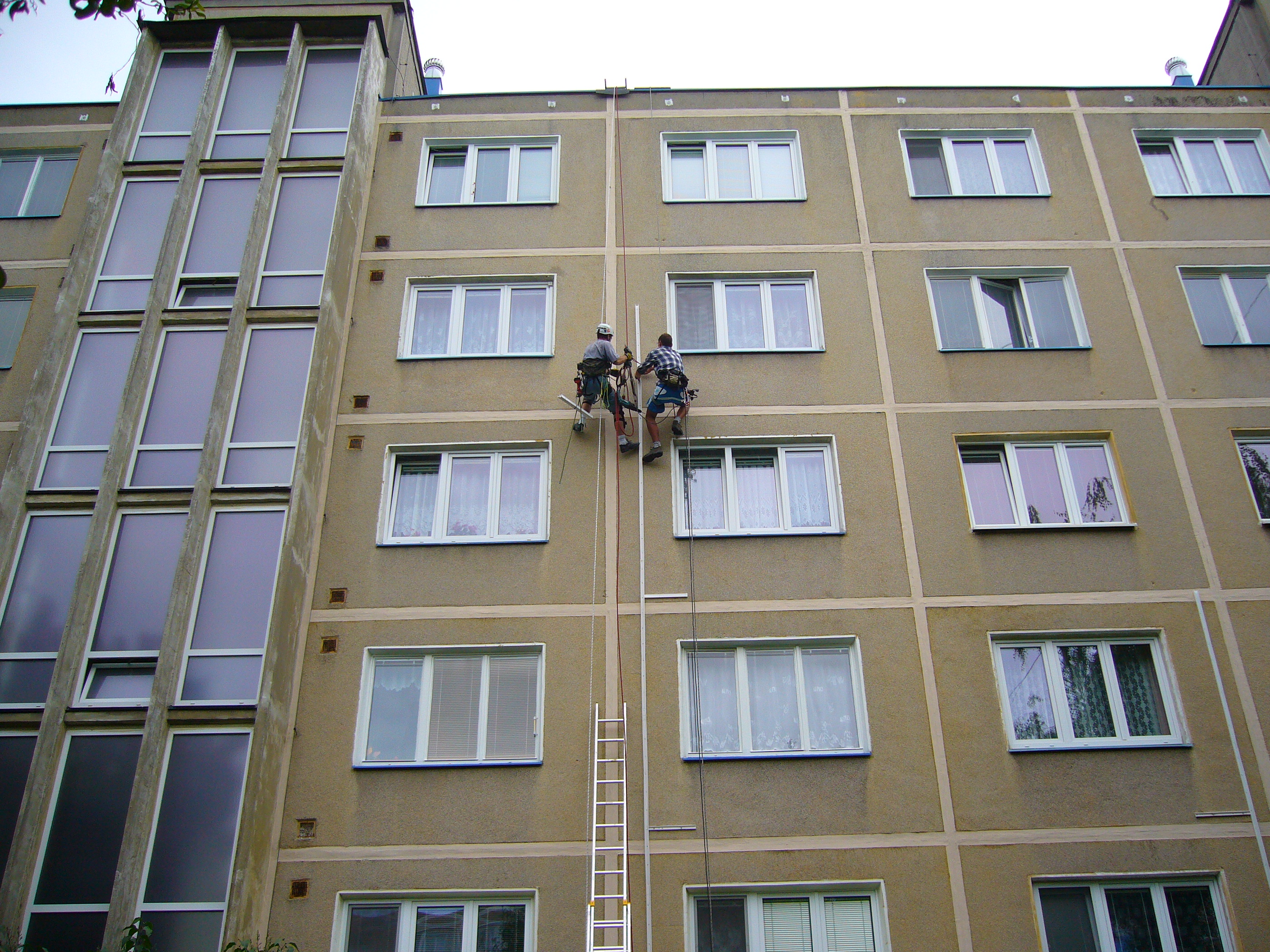 VERTIK - rizikové kácení stromů foto 3
