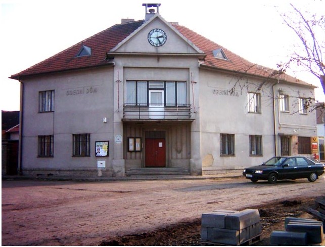 Hospozín - obecní úřad foto 4
