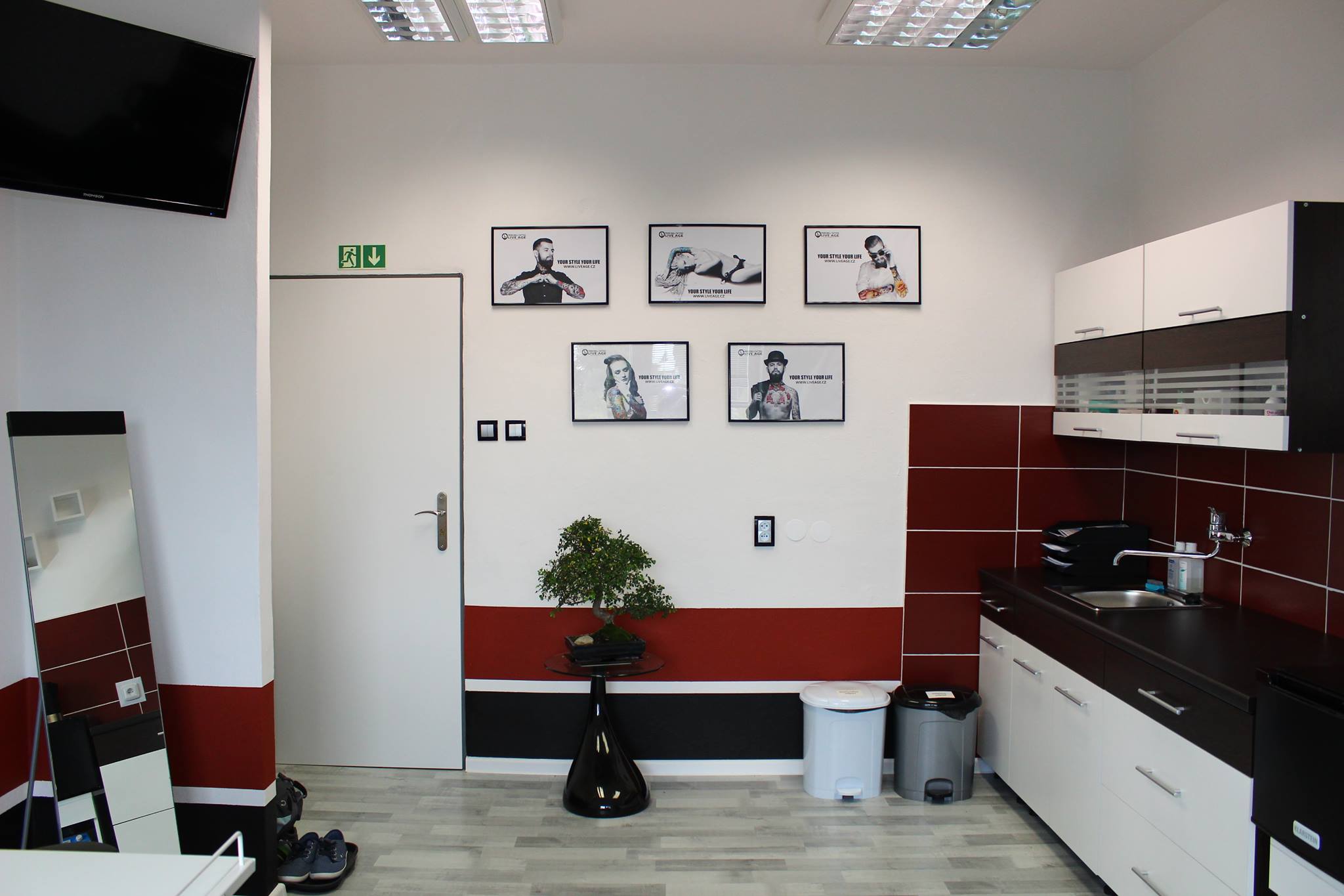 Tattoo & Piercing & Permanentní MAKE-UP - LIVE AGE foto 3