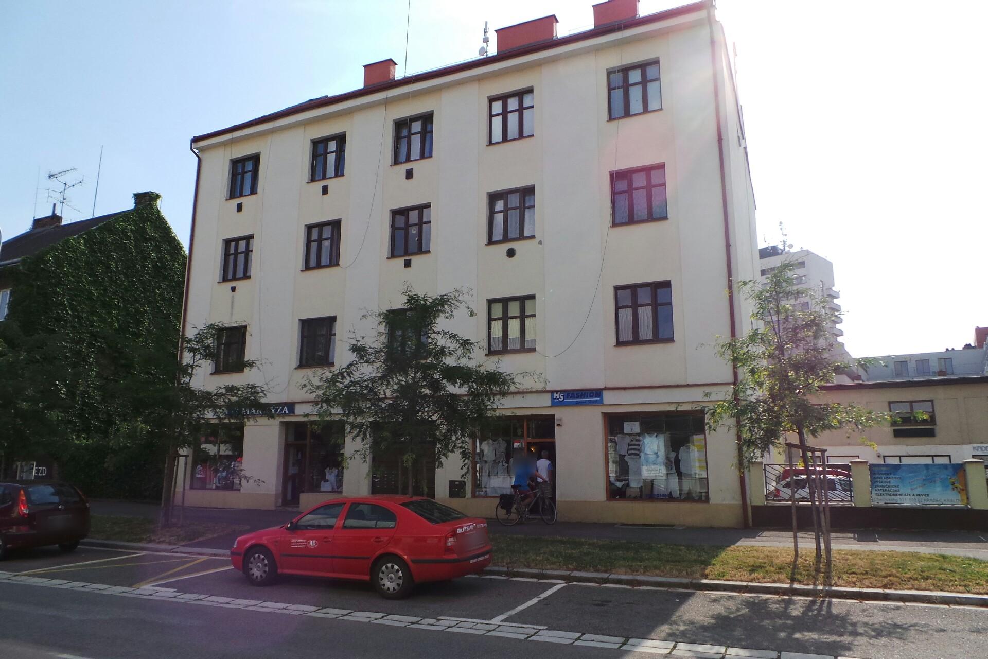 Výškové práce u tržnice