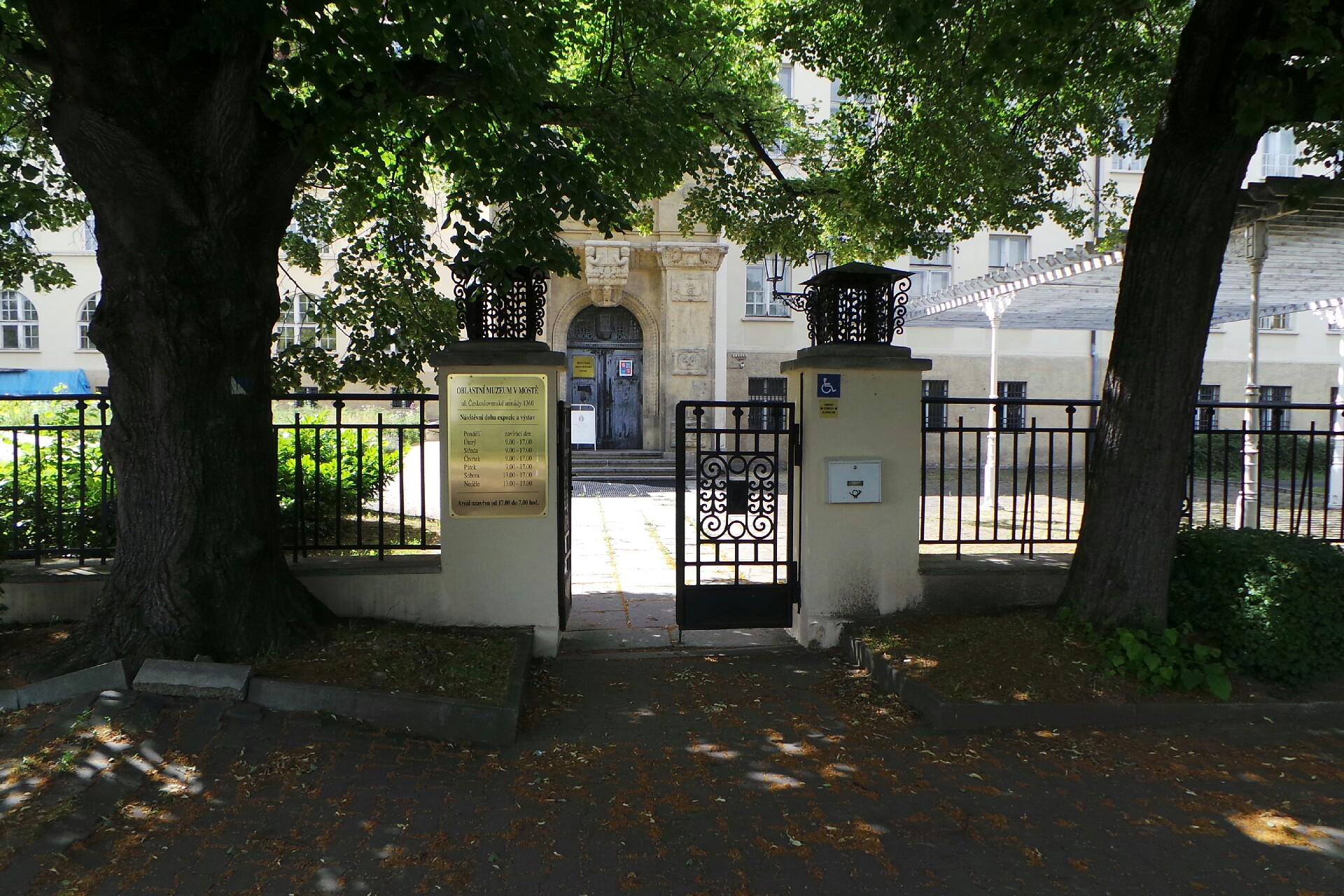 Knihovna Oblastního muzea v Mostě