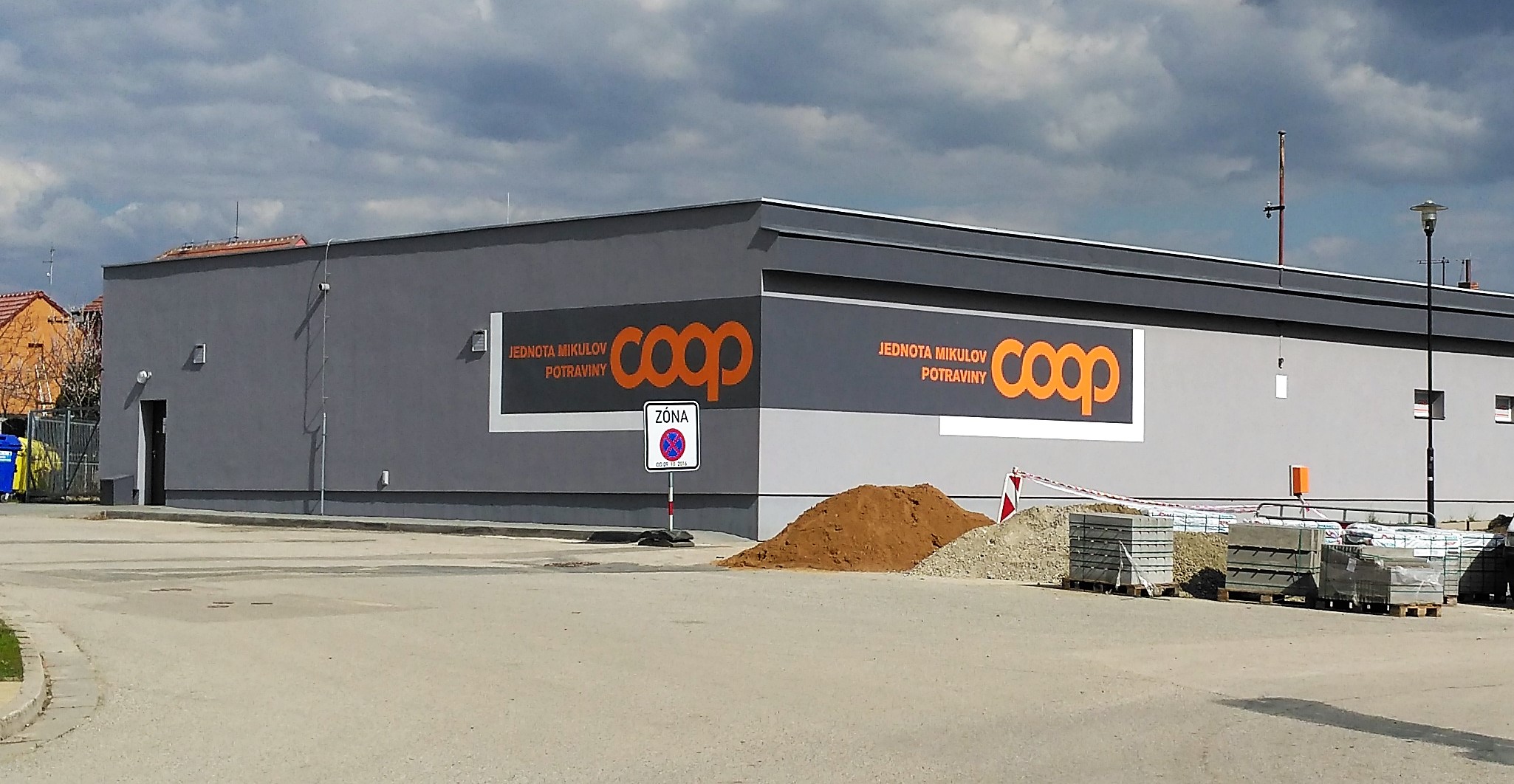 COOP - Jednota, spotřební družstvo v Mikulově foto 2