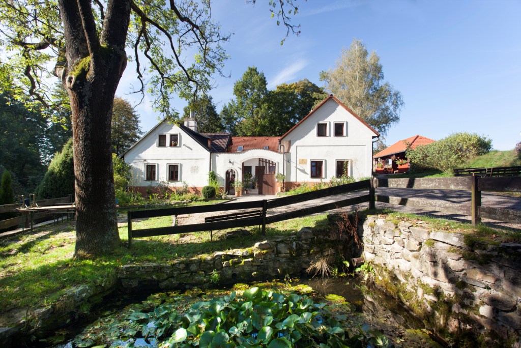 Ovčín - Výcvikové středisko UK FTVS