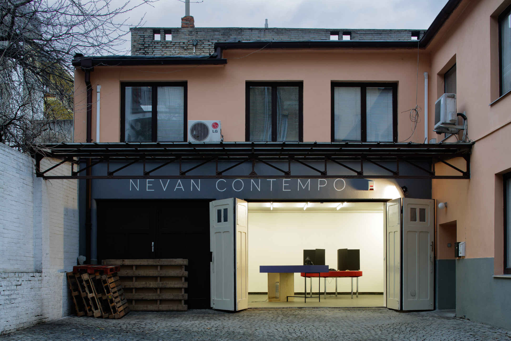 Nevan Contempo