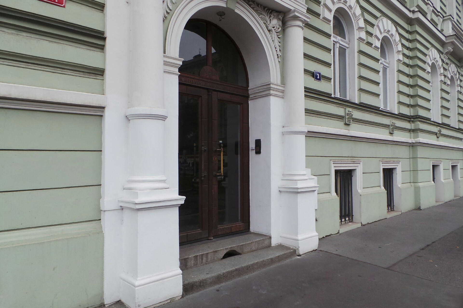 Mgr. Daniela Houdková, advokát