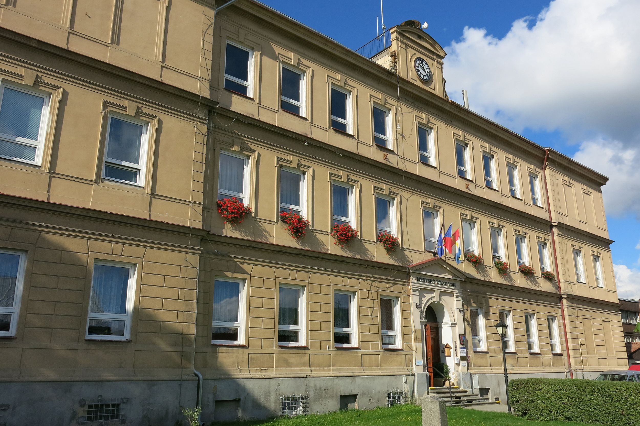 Lom - městský úřad